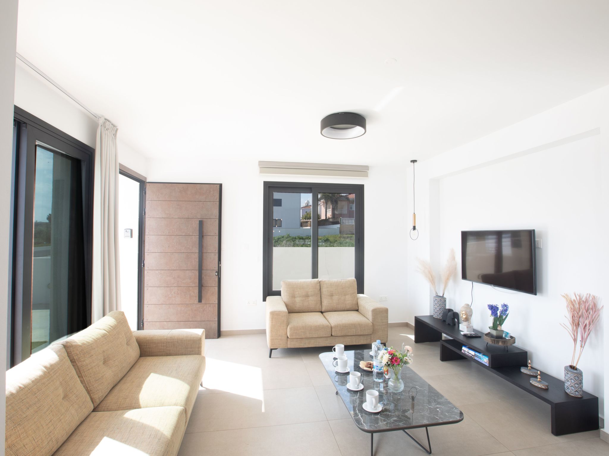 Haus in Paralimni mit Doppelveranda-Image-tags.info