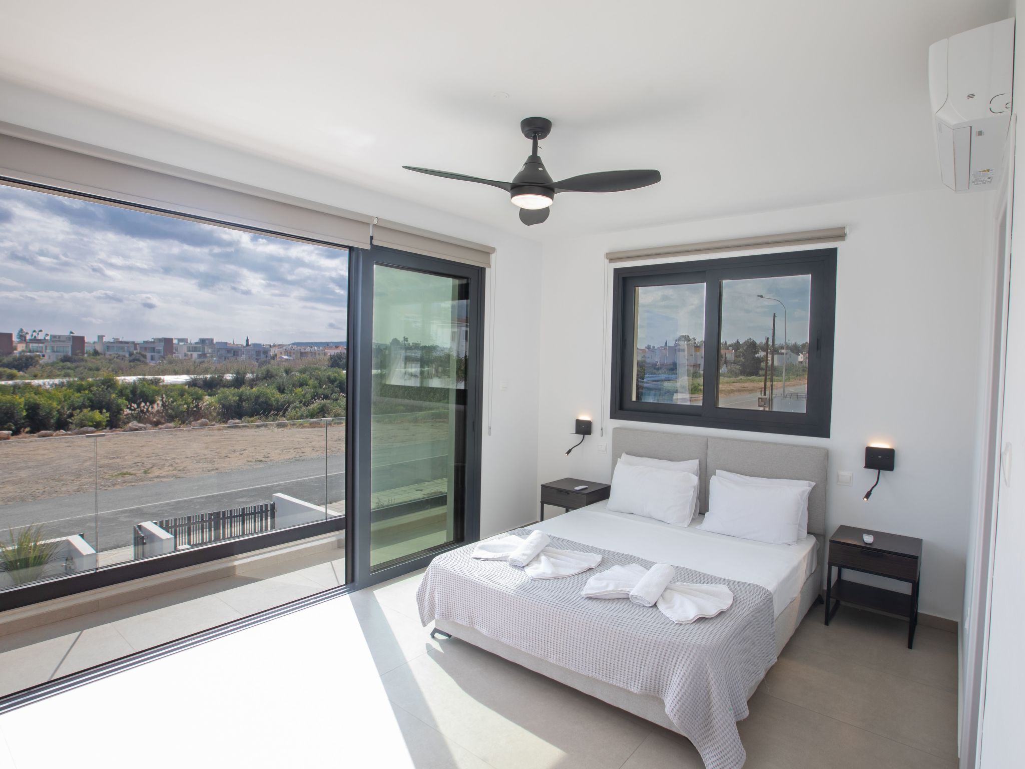 Haus in Paralimni mit Doppelveranda-Image-tags.info