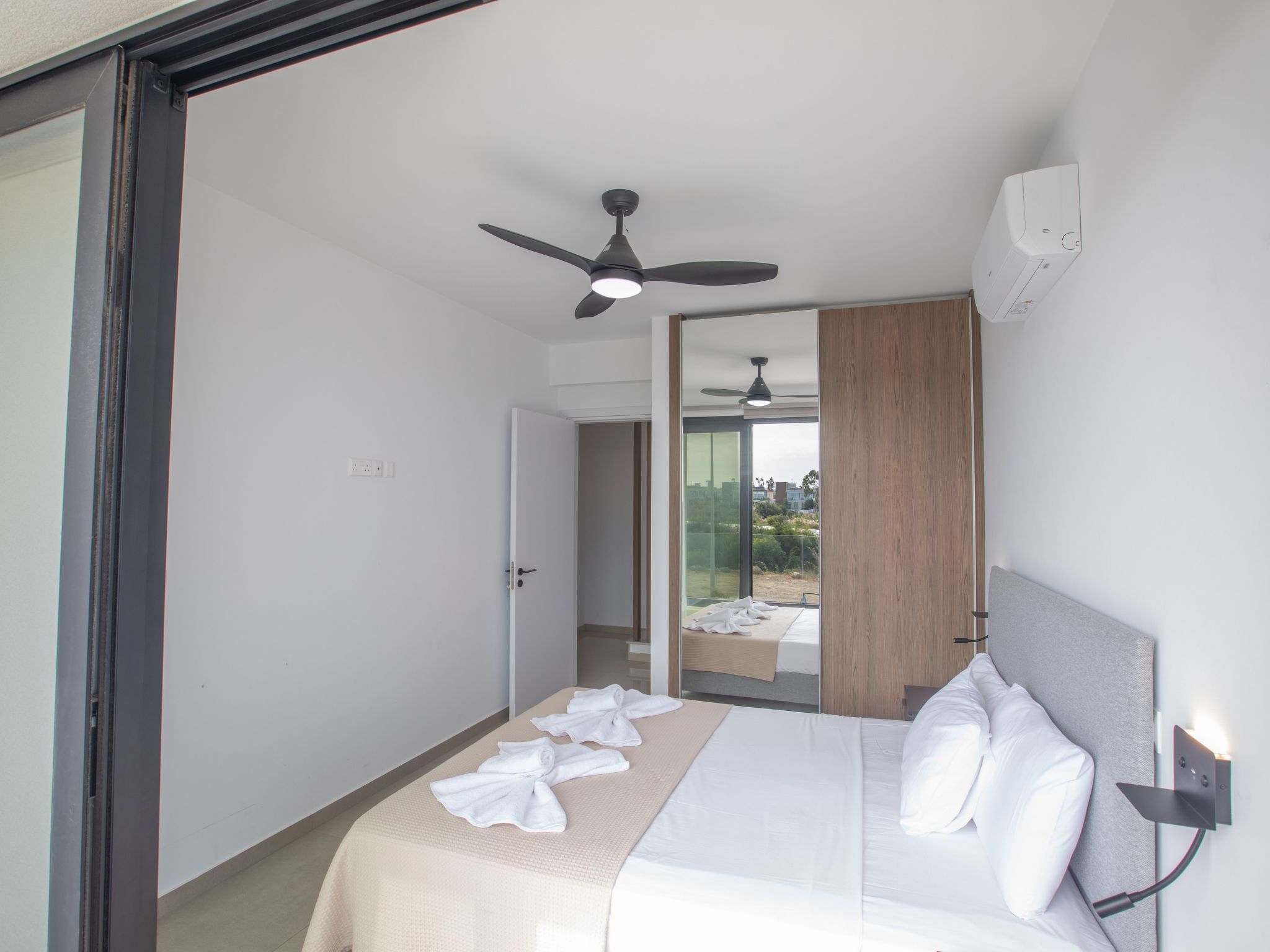 Haus in Paralimni mit Doppelveranda-Image-tags.info