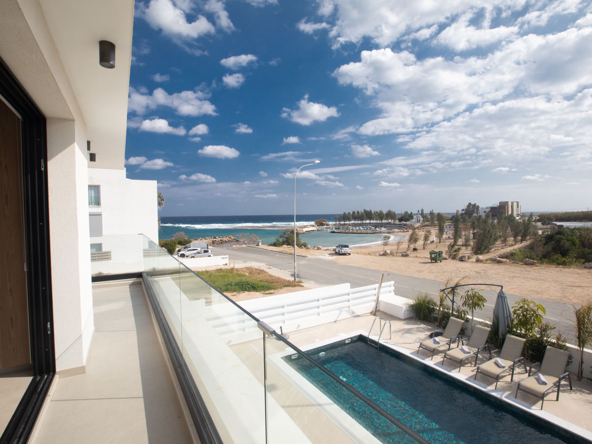 Haus in Paralimni mit Doppelveranda-Image-tags.info