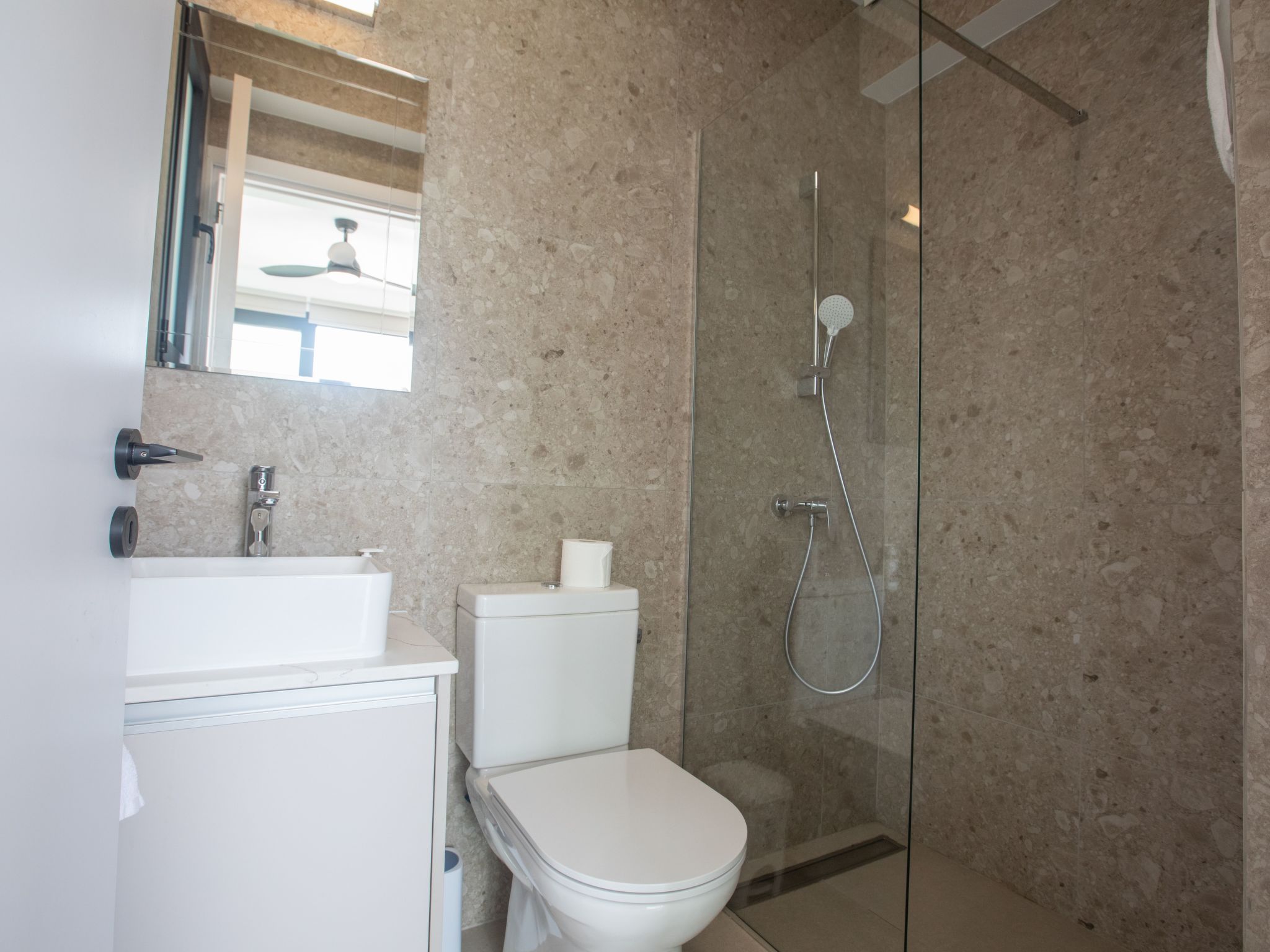 Haus in Paralimni mit Doppelveranda-Image-tags.info