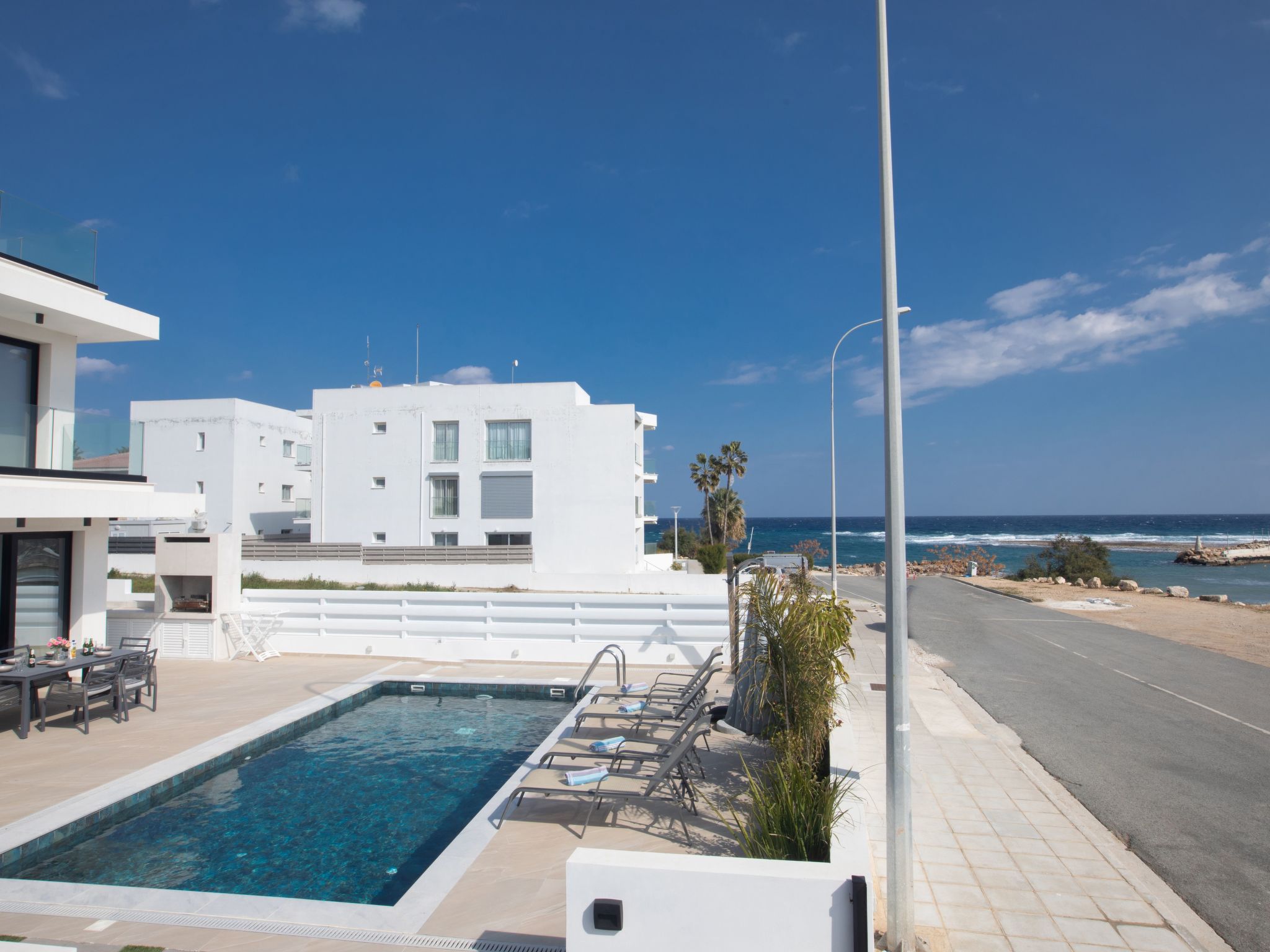 Haus in Paralimni mit Doppelveranda-Image-tags.info