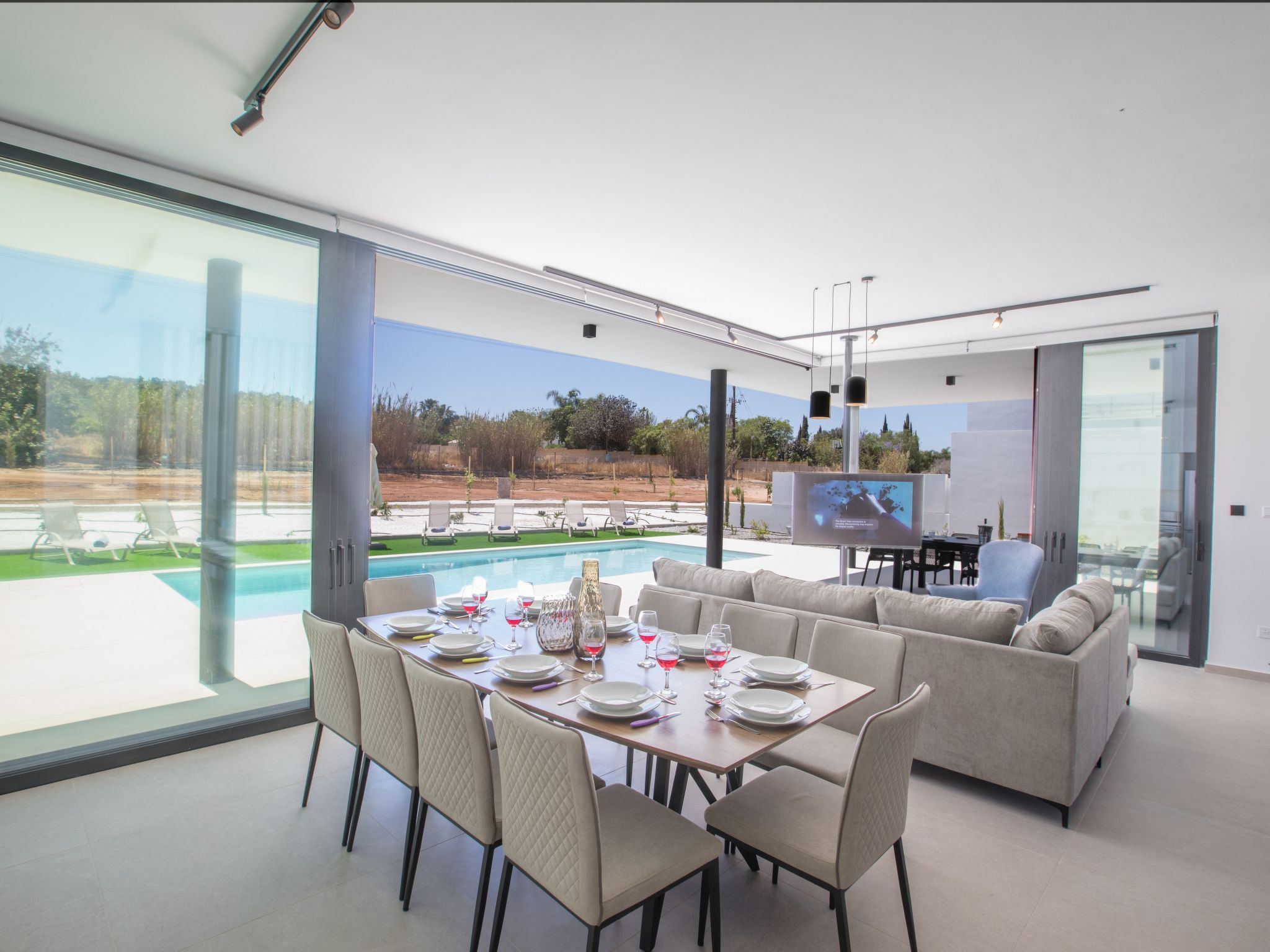 In Protaras mit großem Garten-Image-tags.info