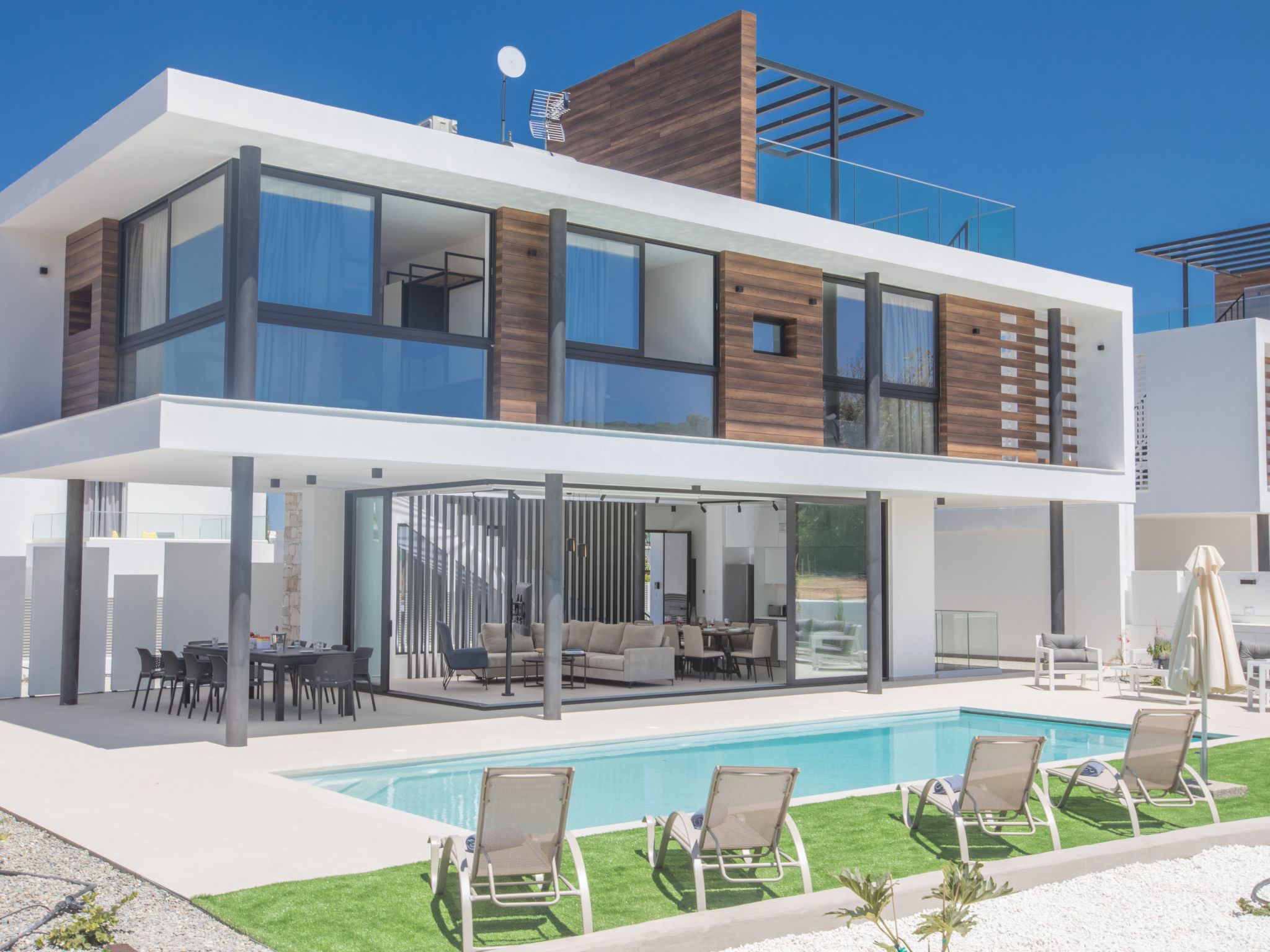 In Protaras mit großem Garten-Image-tags.info