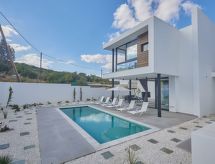 Luxe vrijstaande villa met privézwembad op 500m van zee in Protaras - thumbnail 2