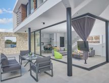 Luxe vrijstaande villa met privézwembad op 500m van zee in Protaras - thumbnail 6