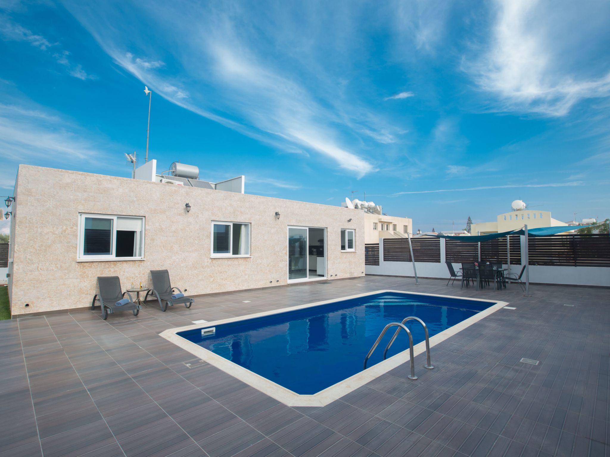 3-Schlafzimmer-Villa in Protaras Zentrum mit Pool