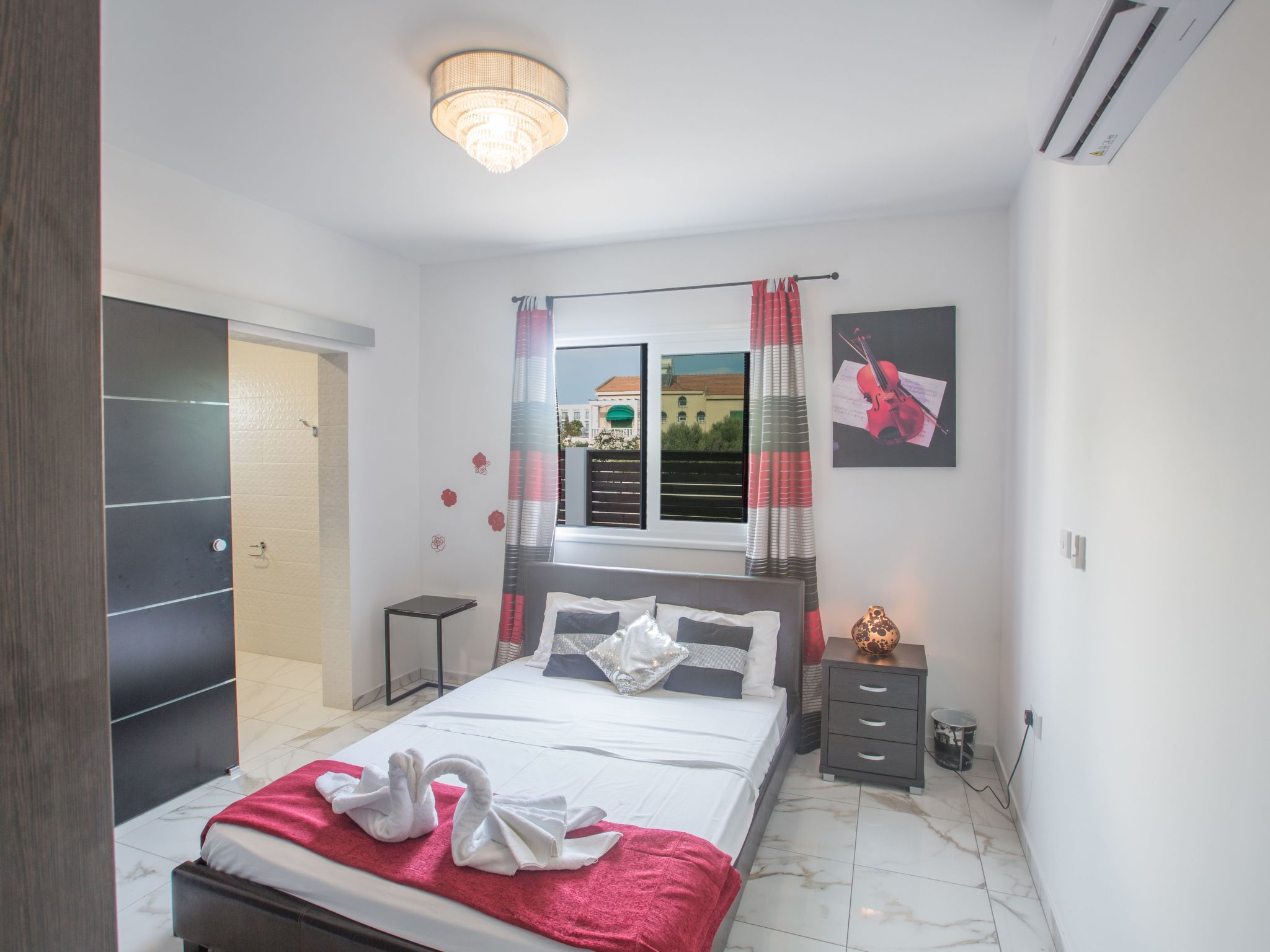 3-Schlafzimmer-Villa in Protaras Zentrum mit Pool-Image-tags.info