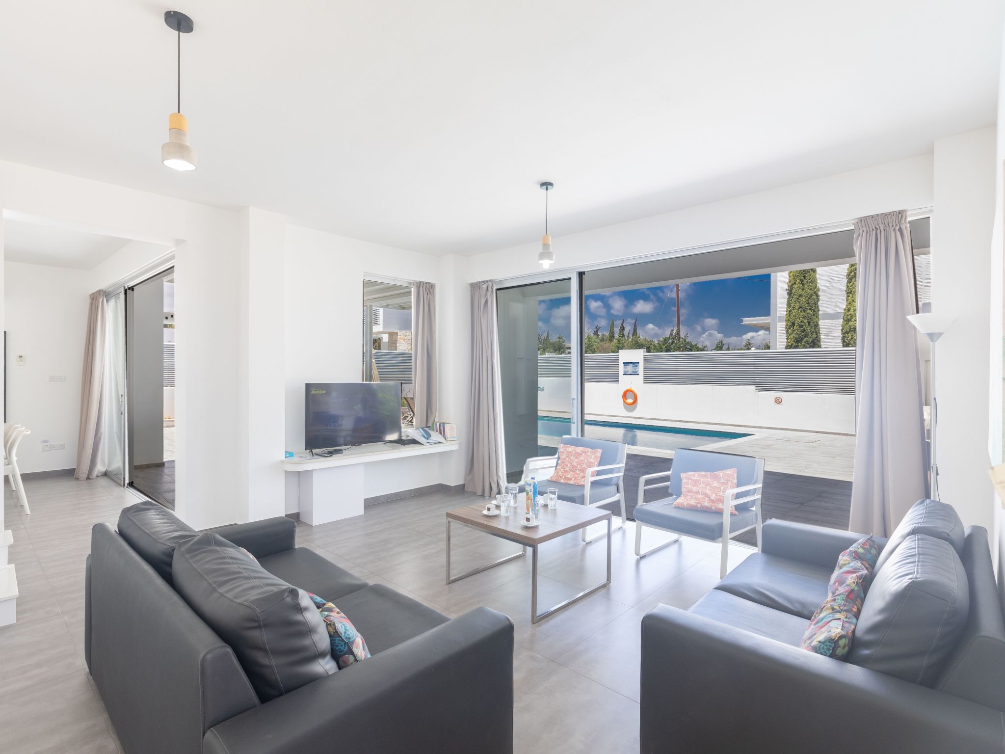 Greco Villa CCV4. 5-Schlafzimmer-Villa mit privatem Pool in Protaras Zentrum-Image-tags.info