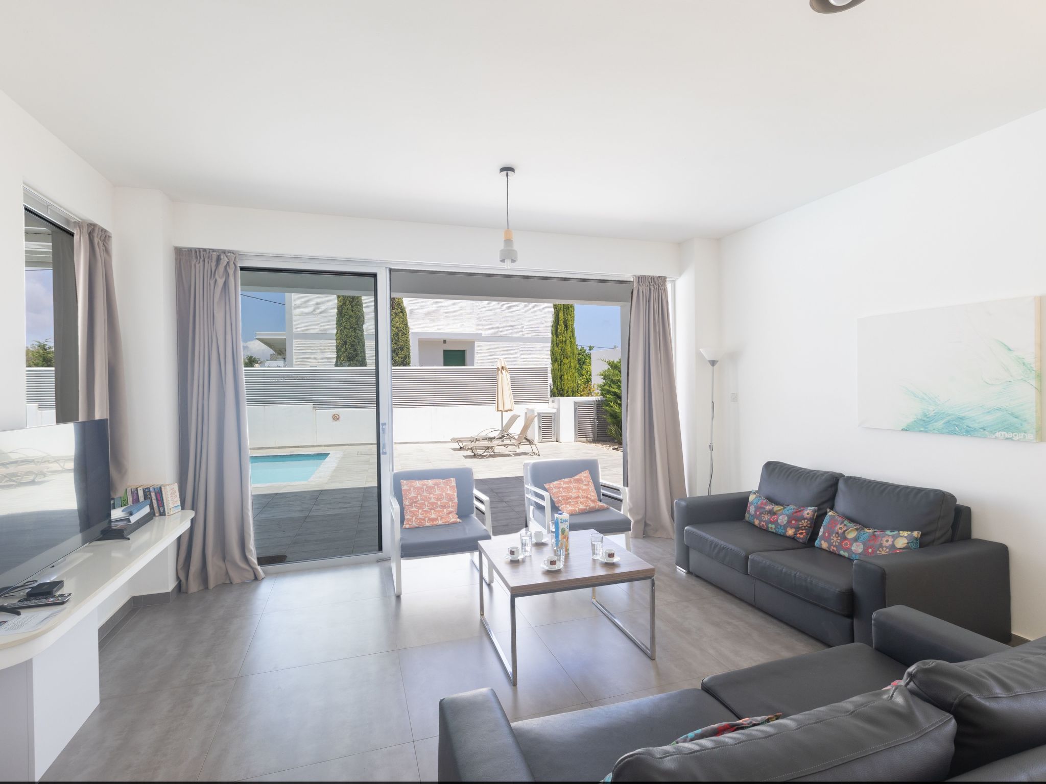 Greco Villa CCV4. 5-Schlafzimmer-Villa mit privatem Pool in Protaras Zentrum-Image-tags.info