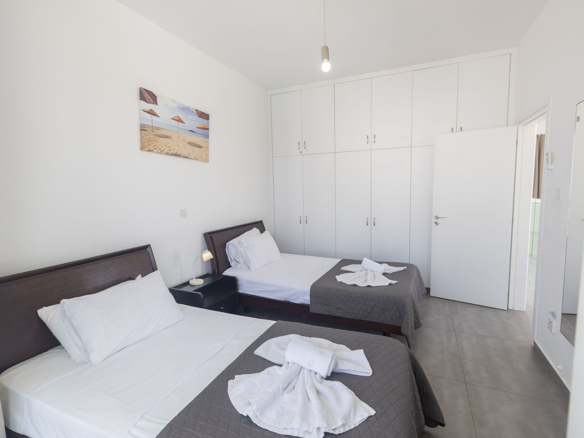 Greco Villa CCV4. 5-Schlafzimmer-Villa mit privatem Pool in Protaras Zentrum-Image-tags.info