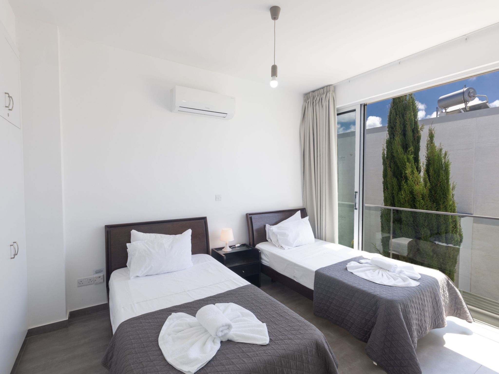 Greco Villa CCV4. 5-Schlafzimmer-Villa mit privatem Pool in Protaras Zentrum-Image-tags.info