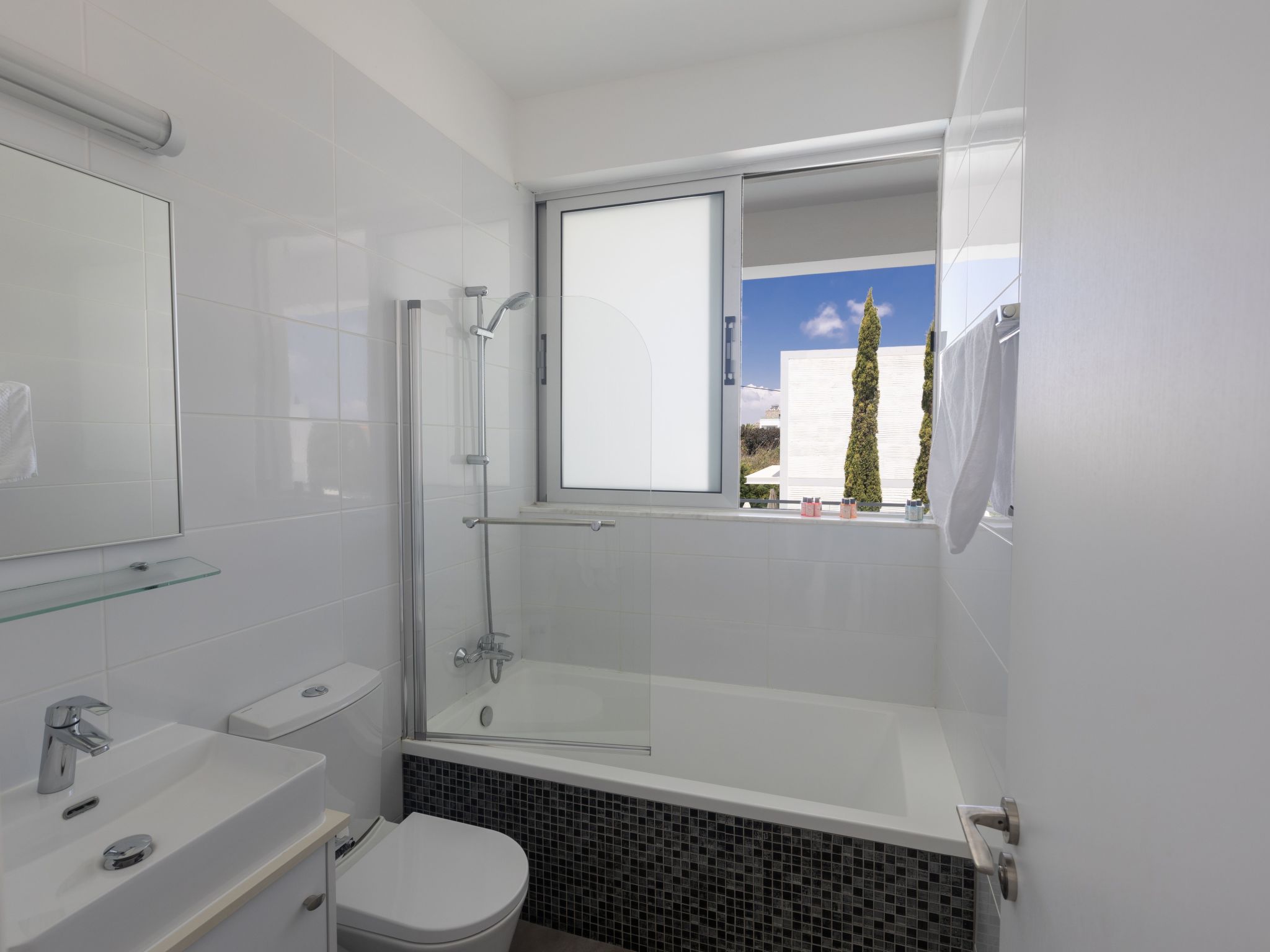 Greco Villa CCV4. 5-Schlafzimmer-Villa mit privatem Pool in Protaras Zentrum-Image-tags.info