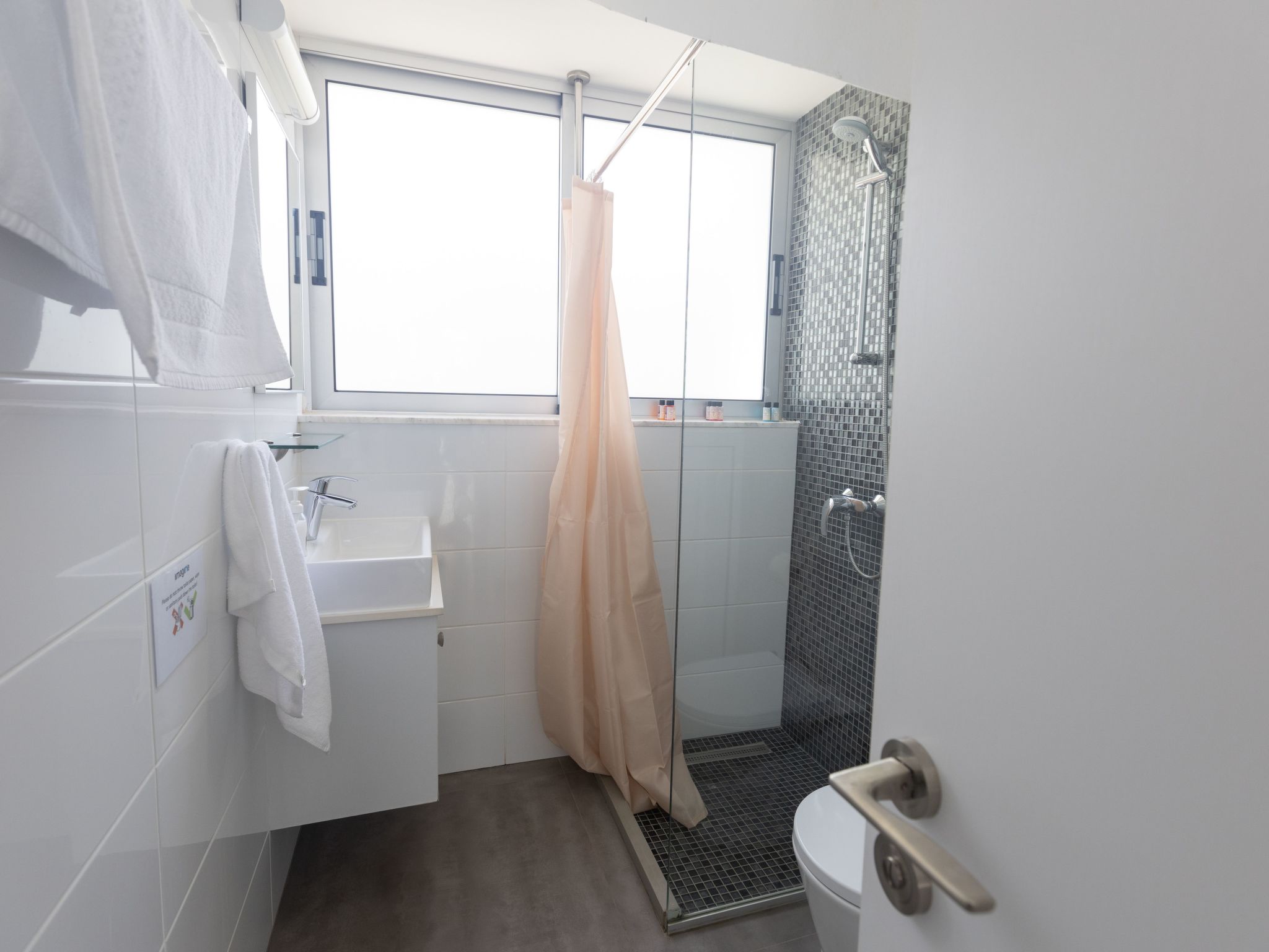 Greco Villa CCV4. 5-Schlafzimmer-Villa mit privatem Pool in Protaras Zentrum-Image-tags.info