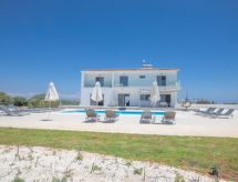 12-persoons vakantiehuis met privézwembad in Paralimni - thumbnail 3