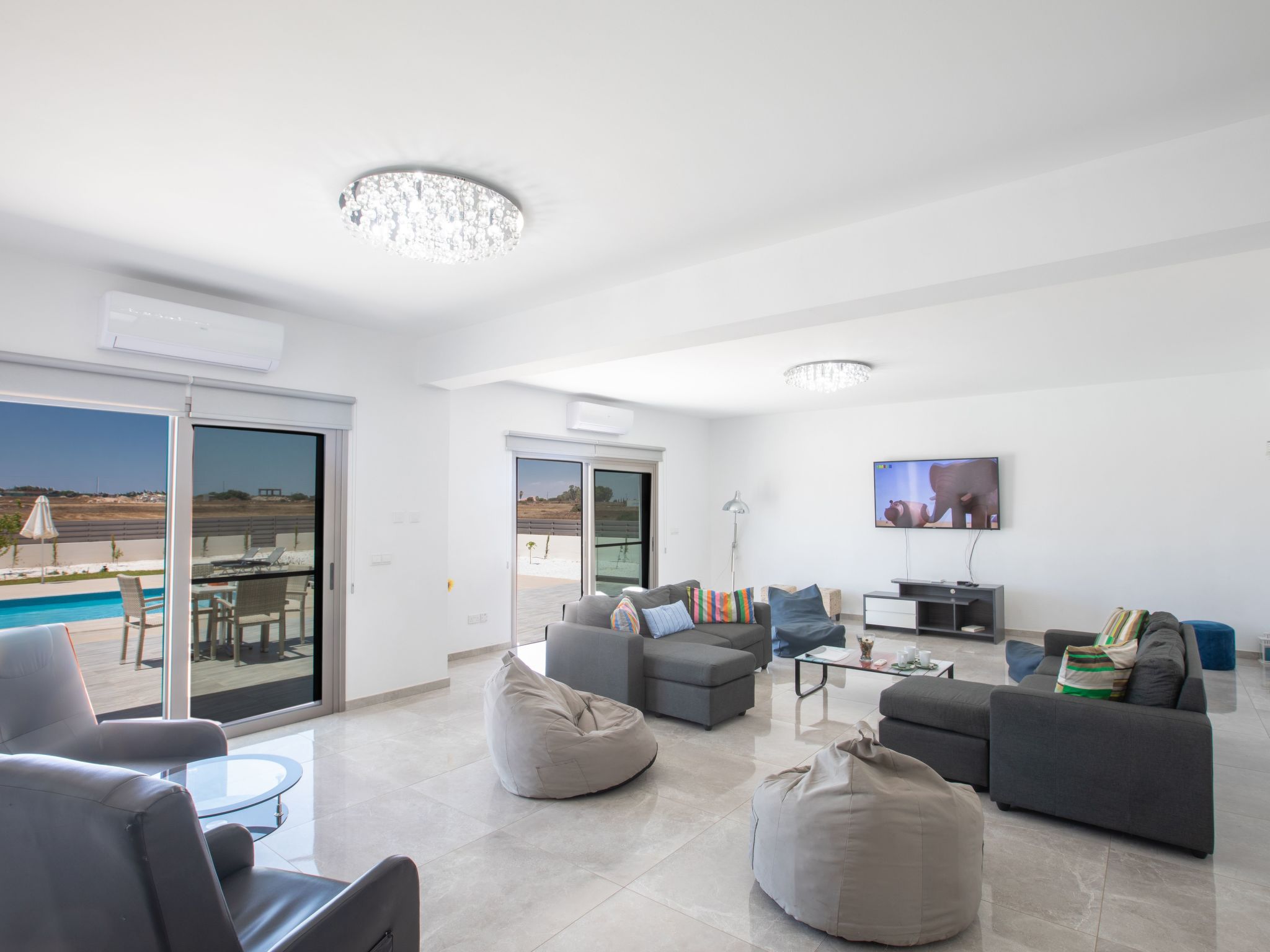 Geräumiges Ferienhaus für 12 Personen in Paralini-Image-tags.info