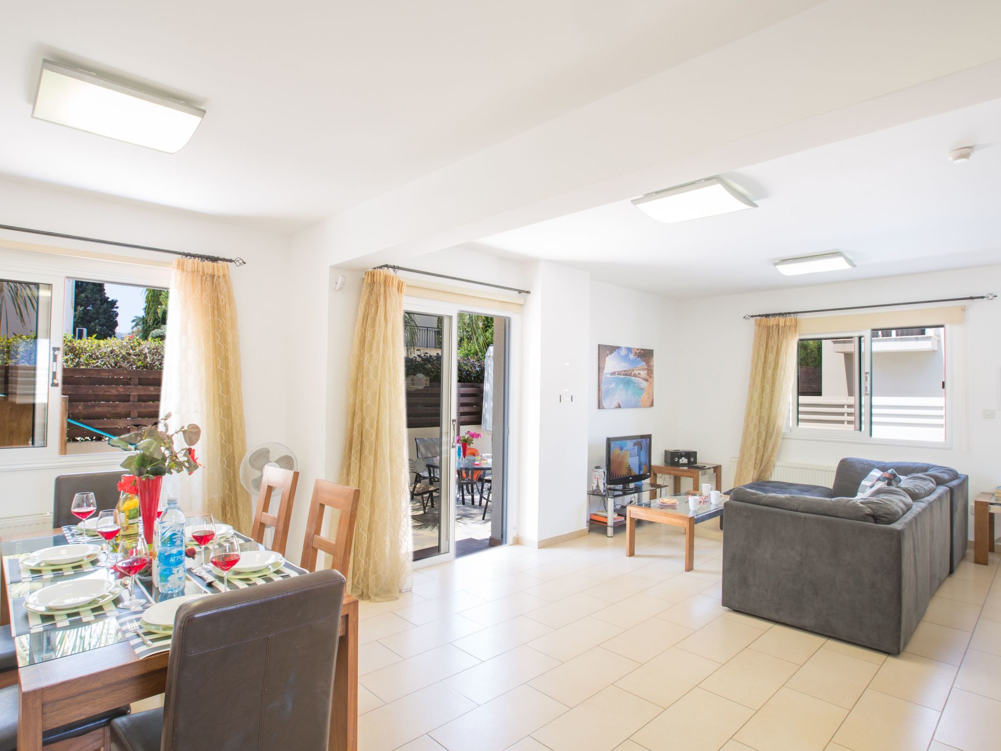 Moderne Ferienvilla PV5 mit großem Garten