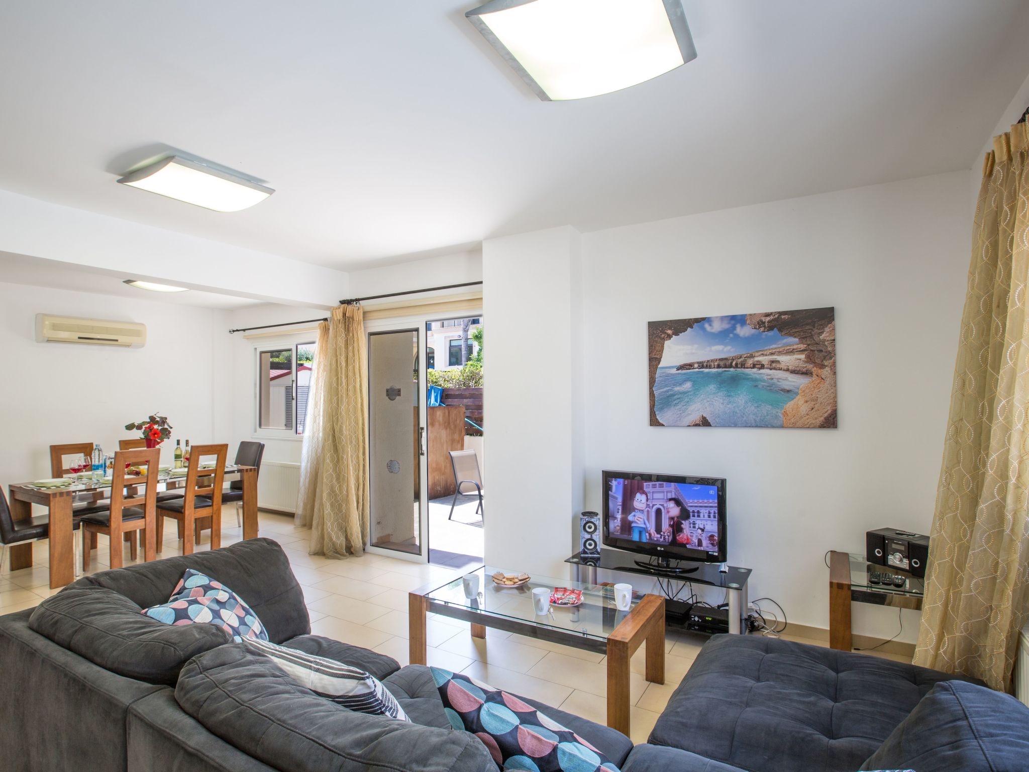 Moderne Ferienvilla PV5 mit großem Garten-Image-tags.info