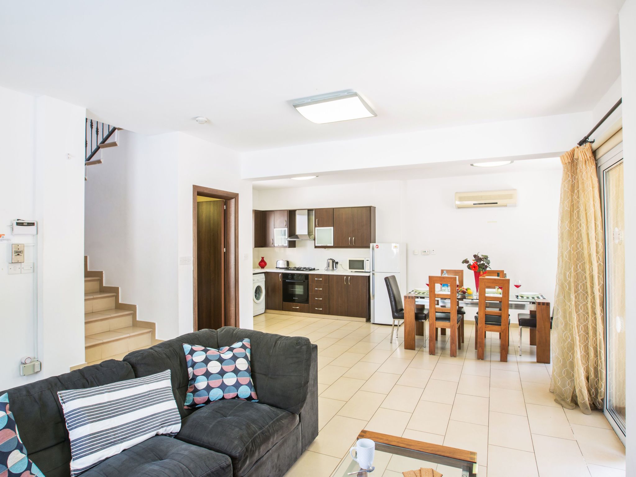 Moderne Ferienvilla PV5 mit großem Garten-Image-tags.info