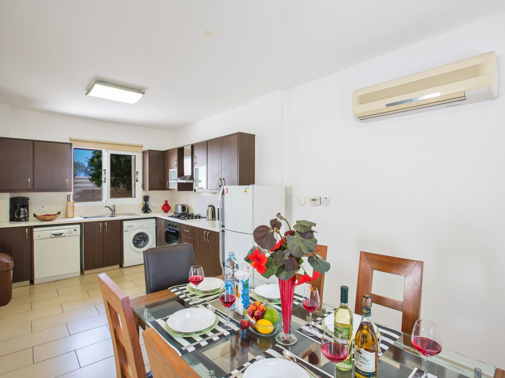 Moderne Ferienvilla PV5 mit großem Garten-Image-tags.info