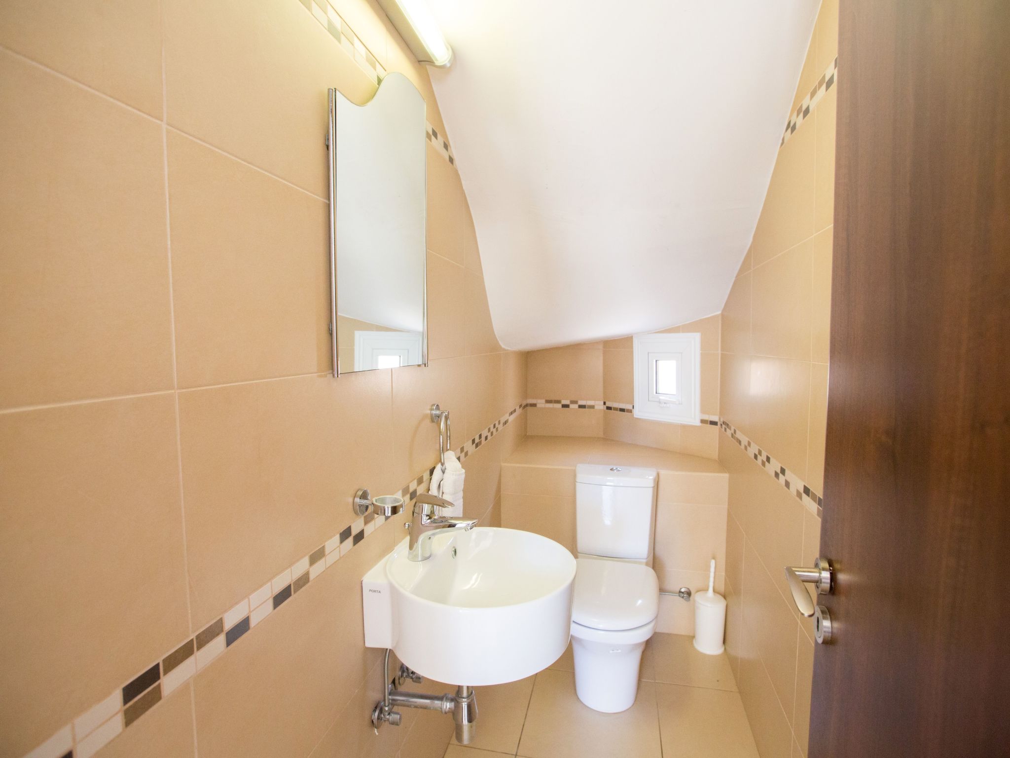 Moderne Ferienvilla PV5 mit großem Garten-Image-tags.info