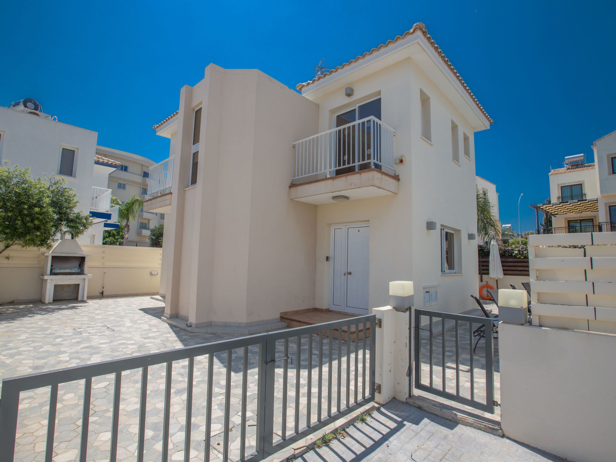 Moderne Ferienvilla PV5 mit großem Garten-Image-tags.info