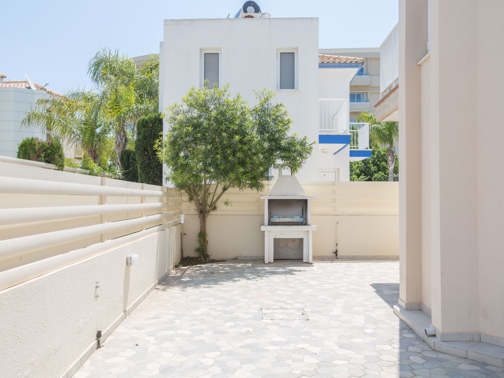 Moderne Ferienvilla PV5 mit großem Garten-Image-tags.info