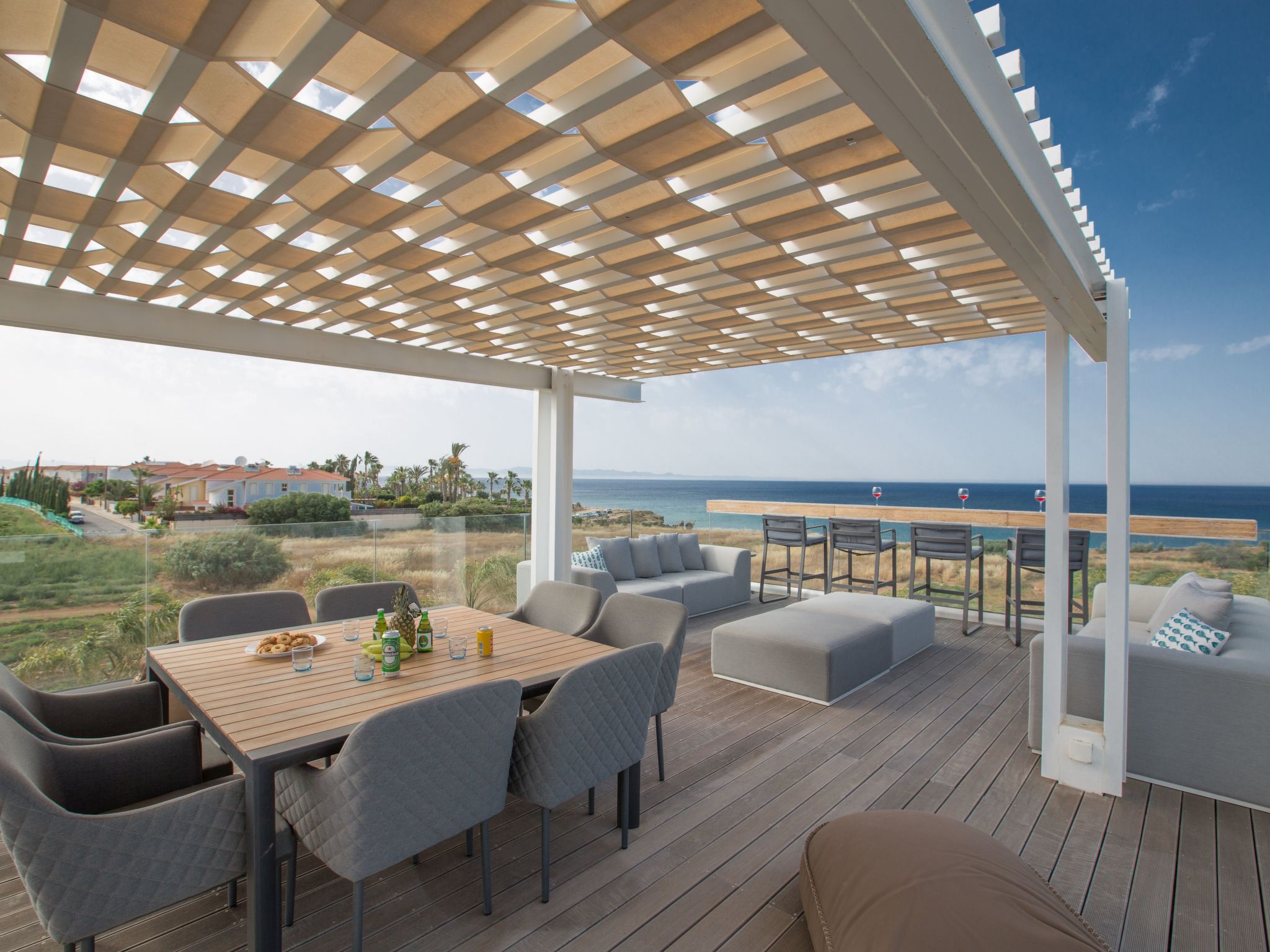 Haus in Paralimni mit großem Patio-Image-tags.info