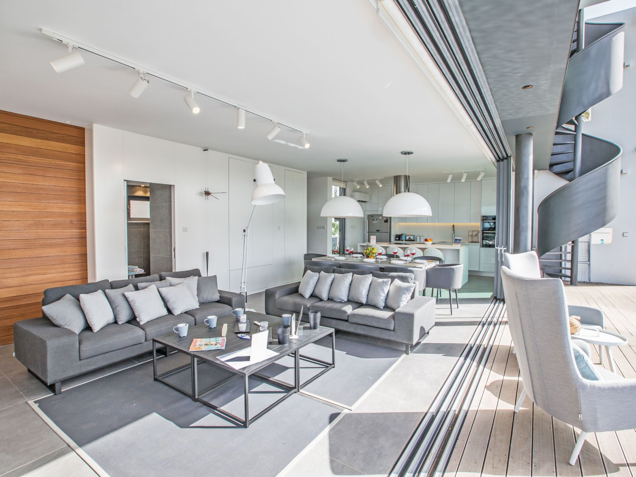 Haus in Paralimni mit großem Patio-Image-tags.info