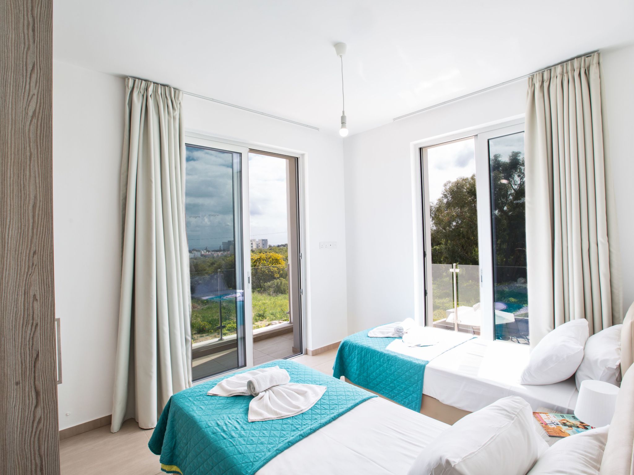 Schöne, topmoderne Ferienvilla auf Zypern-Image-tags.info