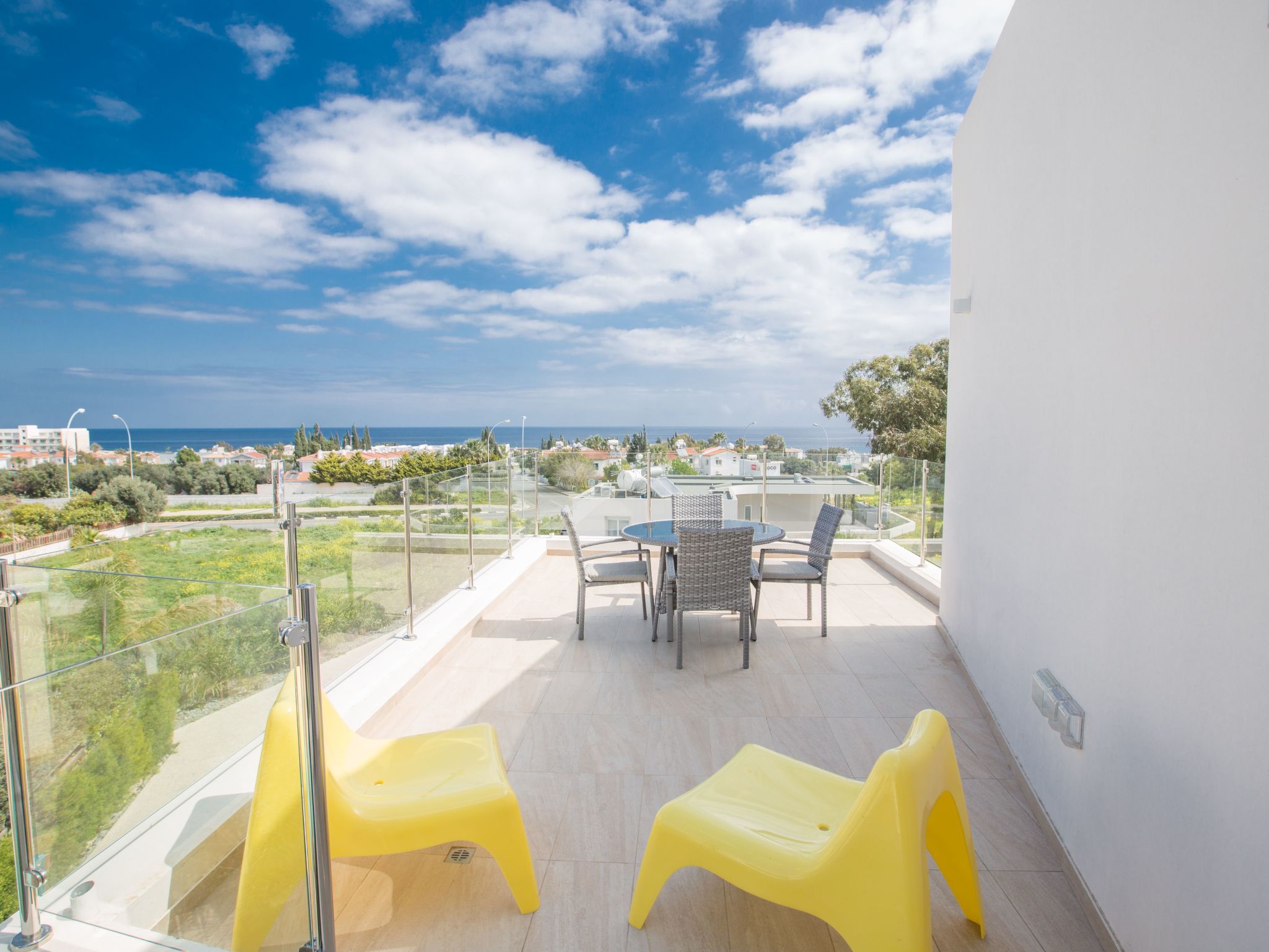 Schöne, topmoderne Ferienvilla auf Zypern-Image-tags.info