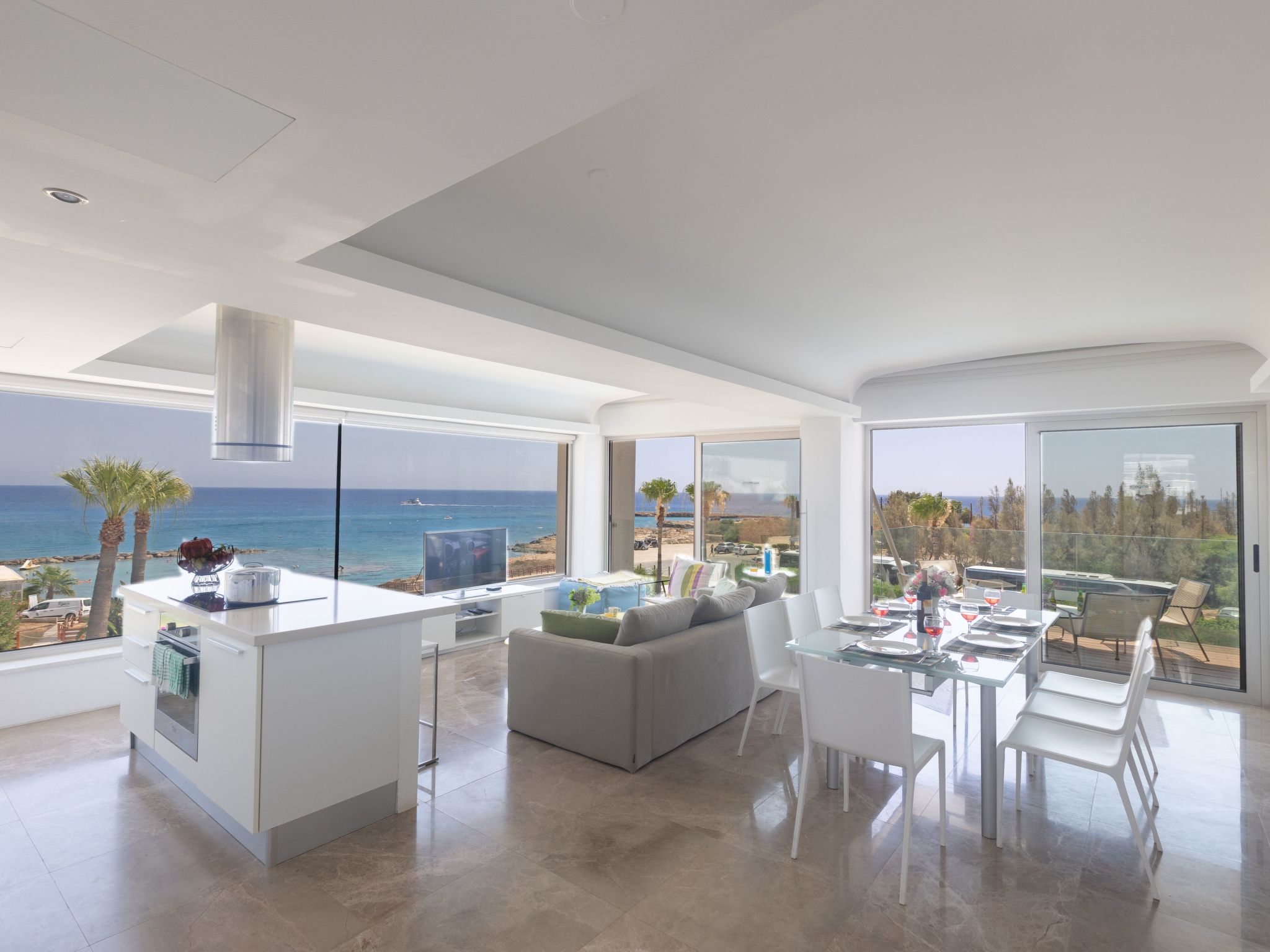 Luxuriöse Wohnung am Strand von Thalassa