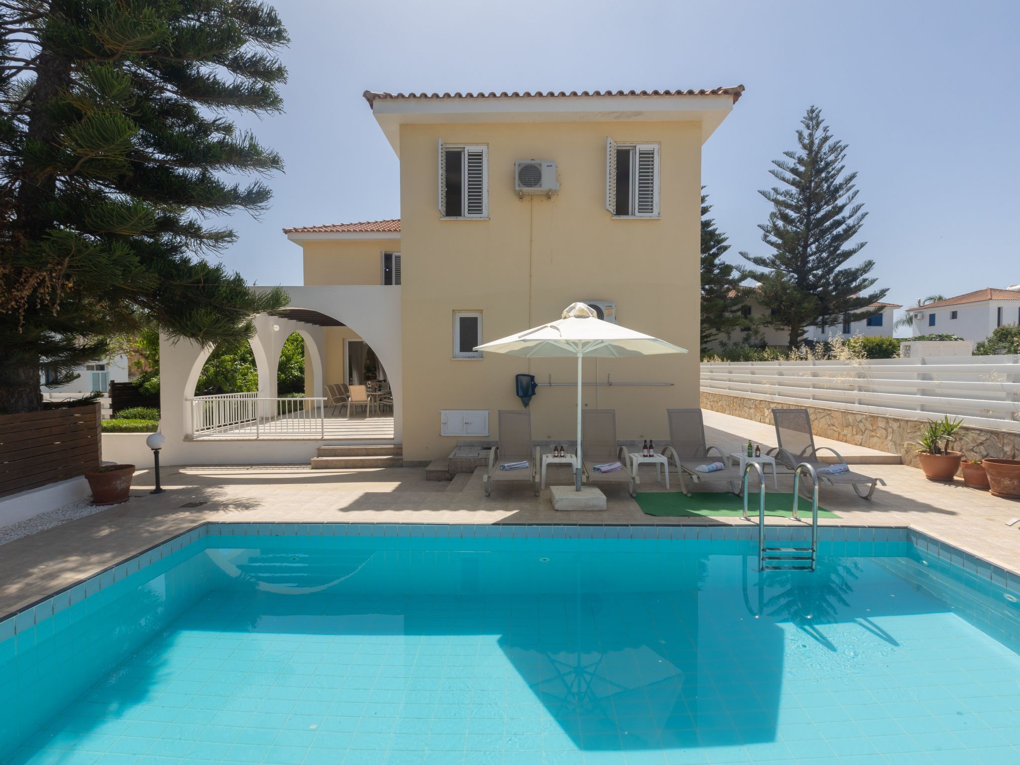 Photo of Ferienvilla "Holiday Villa" mit privatem Pool