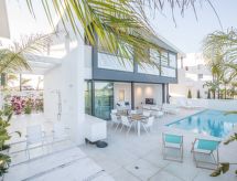Vakantiehuis met privézwembad in centrum Paralimni aan zee - thumbnail 3