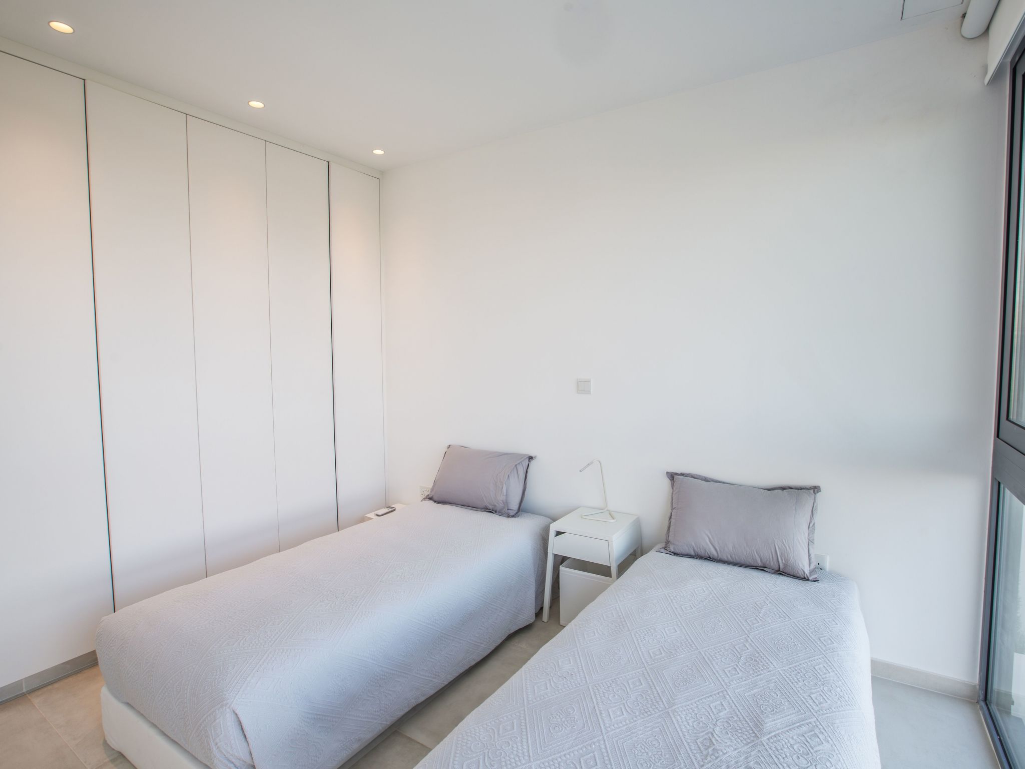 Neue, moderne 3-Schlafzimmer-Villa mit privatem Pool-Image-tags.info