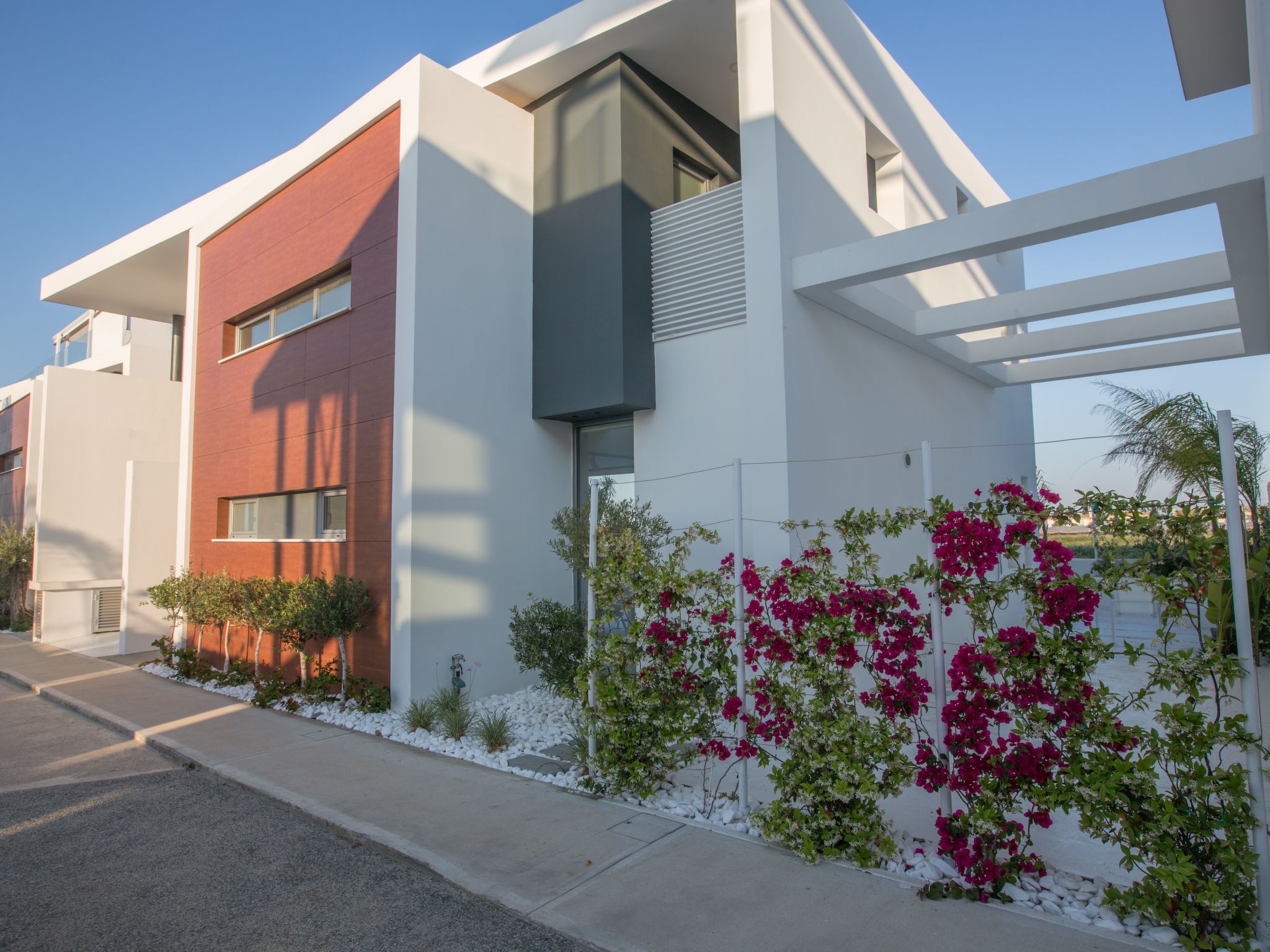 Neue, moderne 3-Schlafzimmer-Villa mit privatem Pool-Image-tags.info