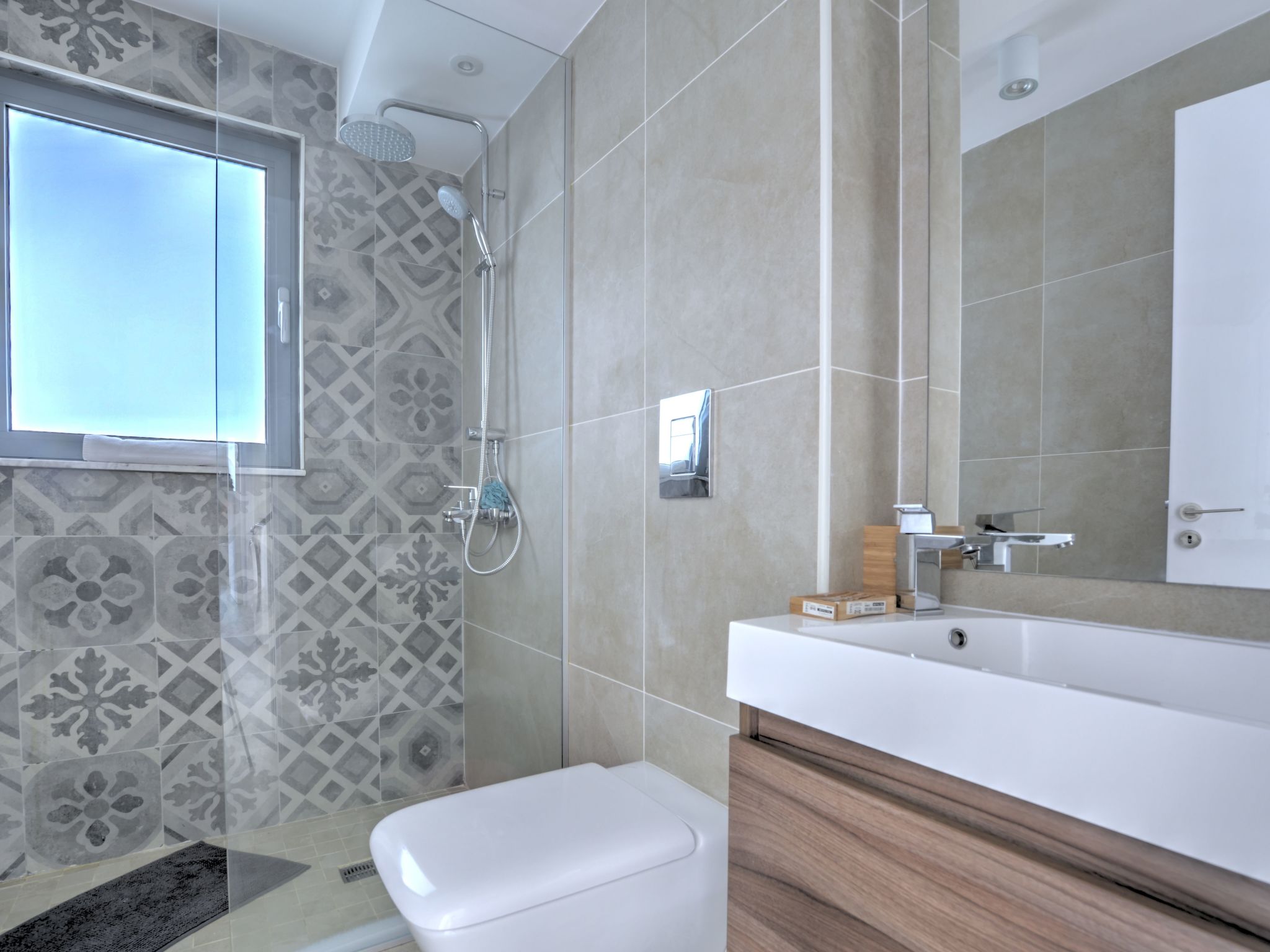 Protaras Ferienvilla mit privatem Pool, Whirlpool-Image-tags.info