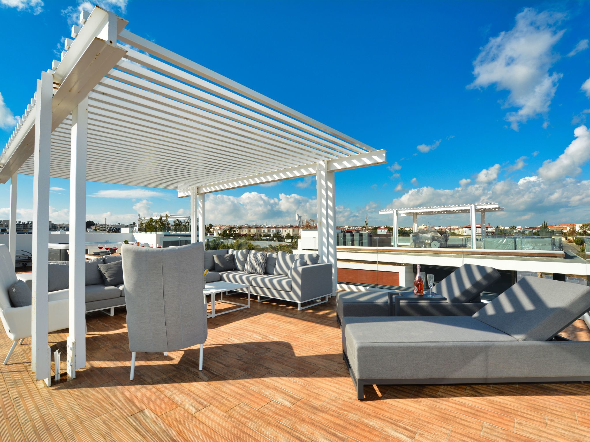 Protaras Ferienvilla mit privatem Pool, Whirlpool-Image-tags.info