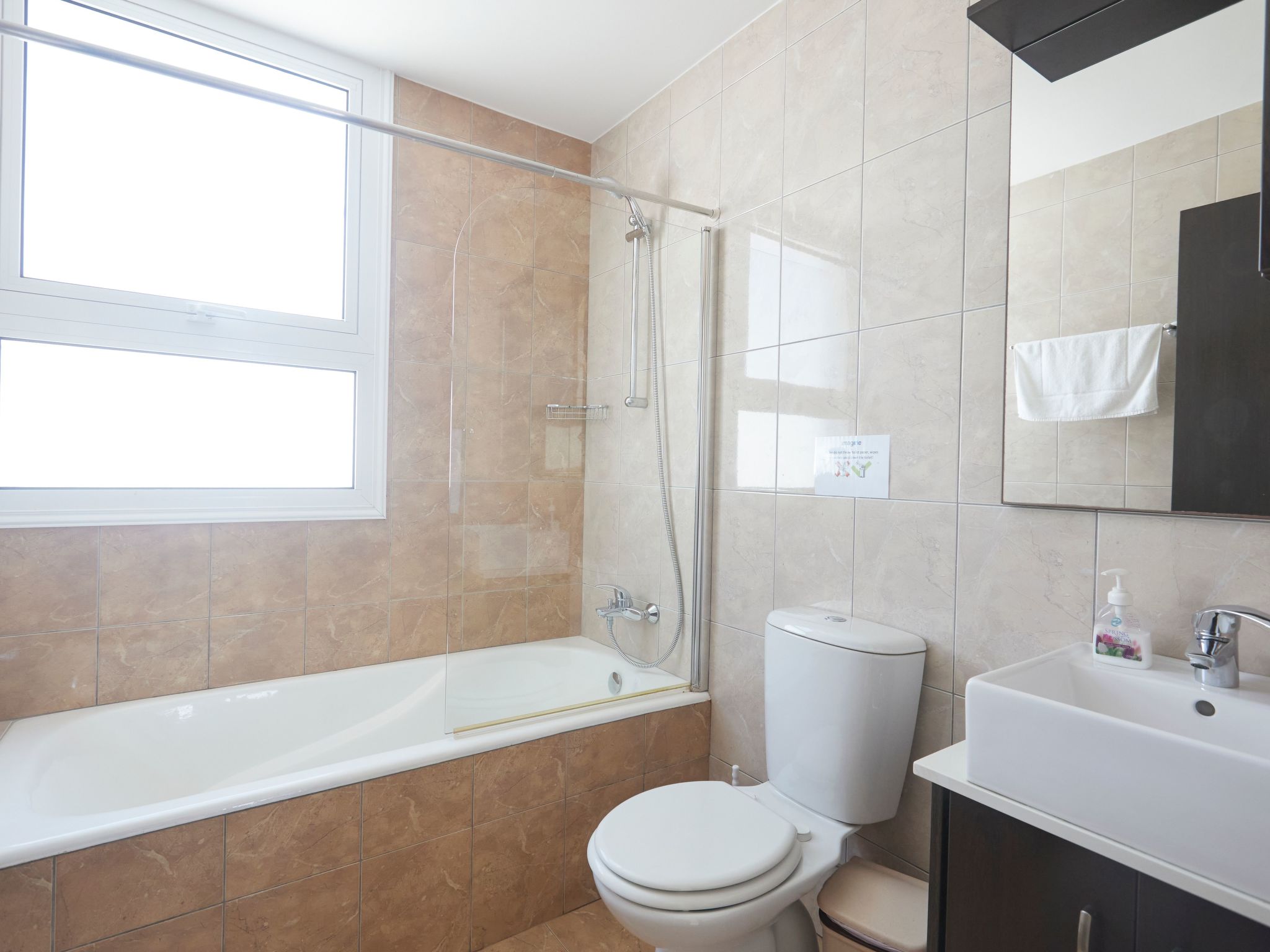 Villa Pearl PE17 in Paralimni mit privatem Parkplatz-Image-tags.info