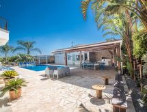 Vakantiehuis met open haard en privézwembad in Paralimni - thumbnail 4