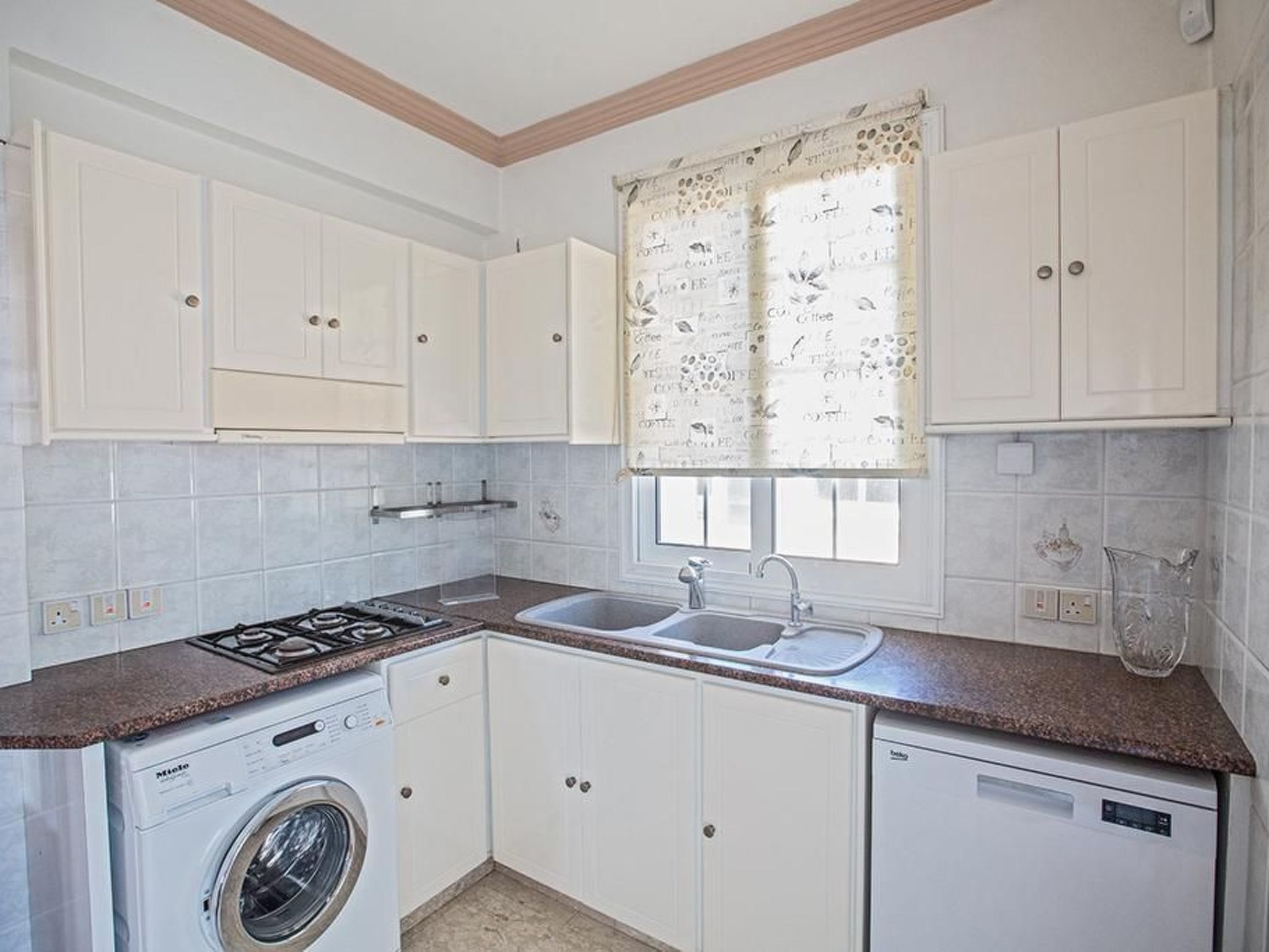 Familienvilla in Paralimni mit spektakulärer Aussicht-Image-tags.info