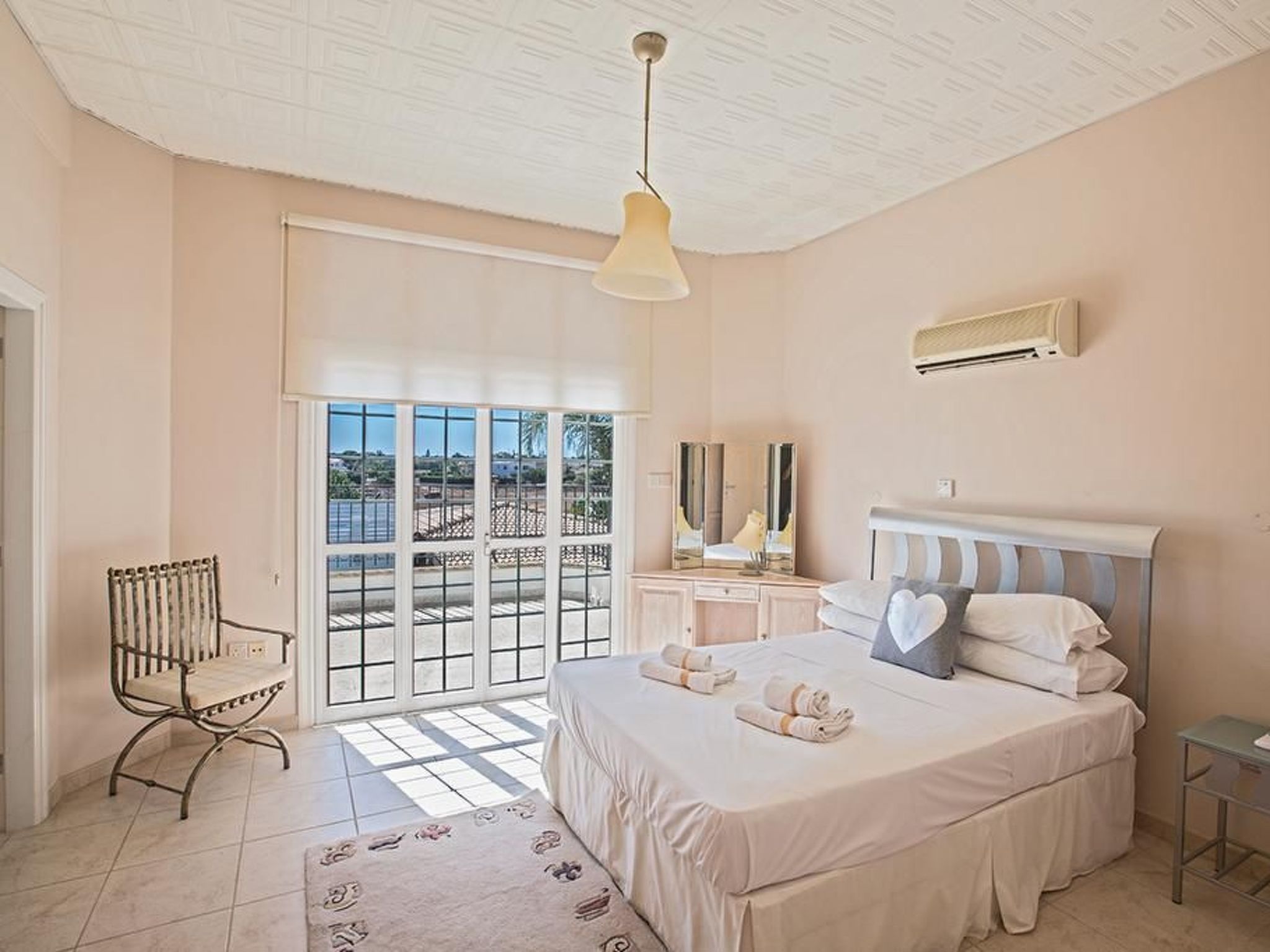 Familienvilla in Paralimni mit spektakulärer Aussicht-Image-tags.info