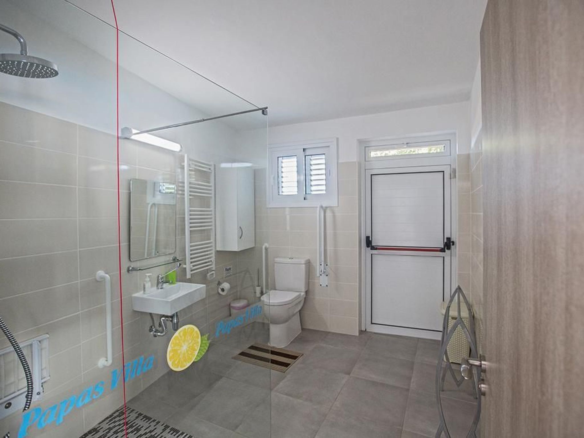 Familienvilla in Paralimni mit spektakulärer Aussicht-Image-tags.info