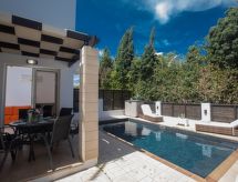 Vrijstaand vakantiehuis met privézwembad in centrum Paralimni · 5 pers. - thumbnail 2