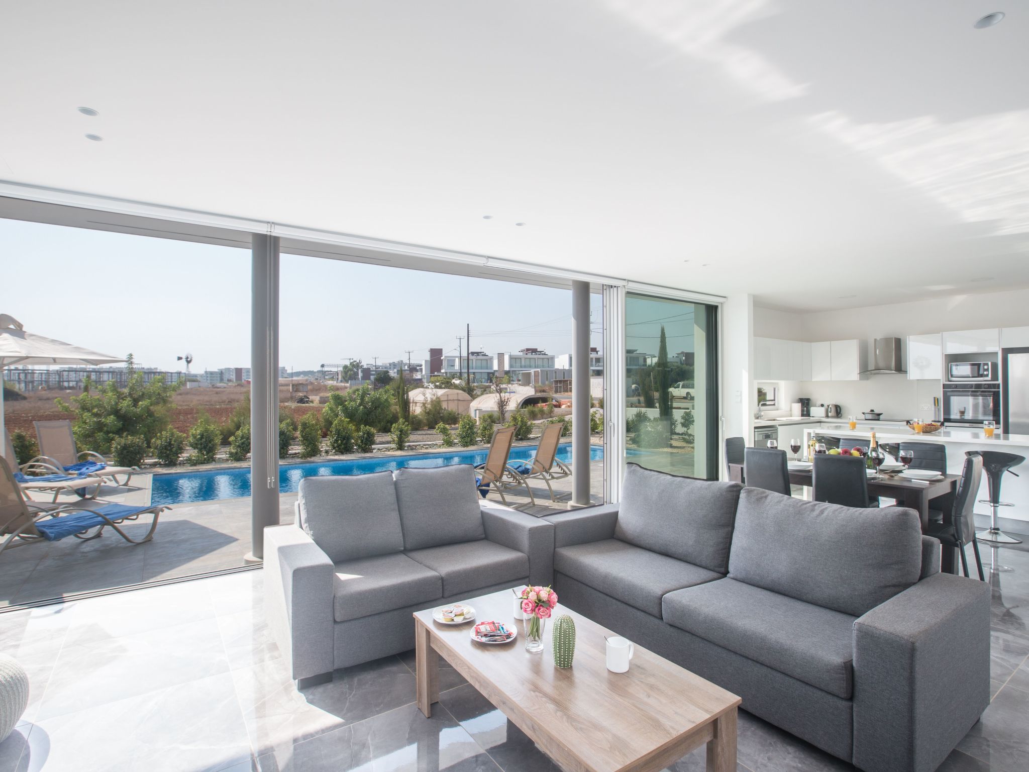 3-Schlafzimmer-Villa mit Pool in Protaras Zentrum-Image-tags.info