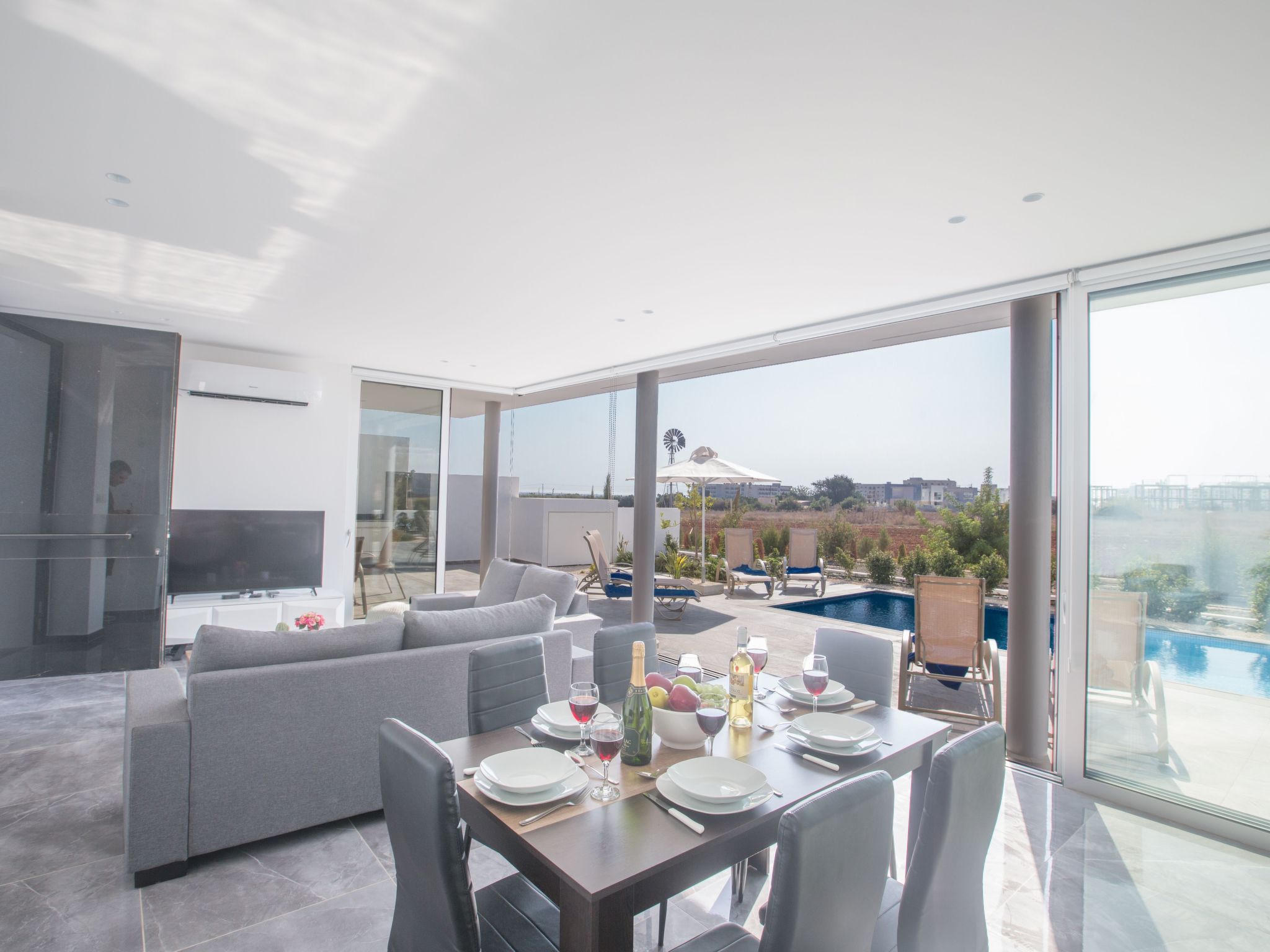 3-Schlafzimmer-Villa mit Pool in Protaras Zentrum-Image-tags.info