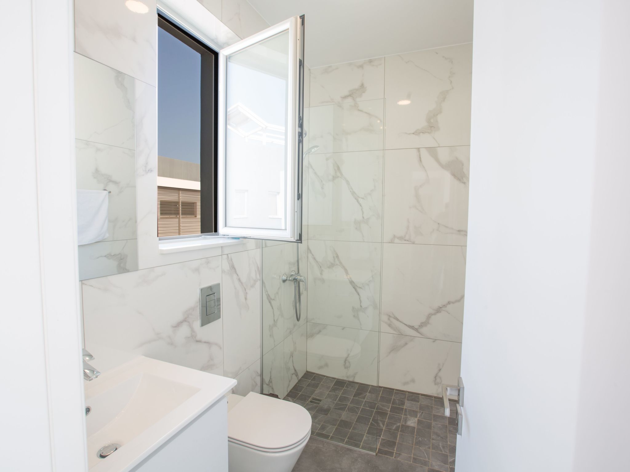 3-Schlafzimmer-Villa mit Pool in Protaras Zentrum-Image-tags.info