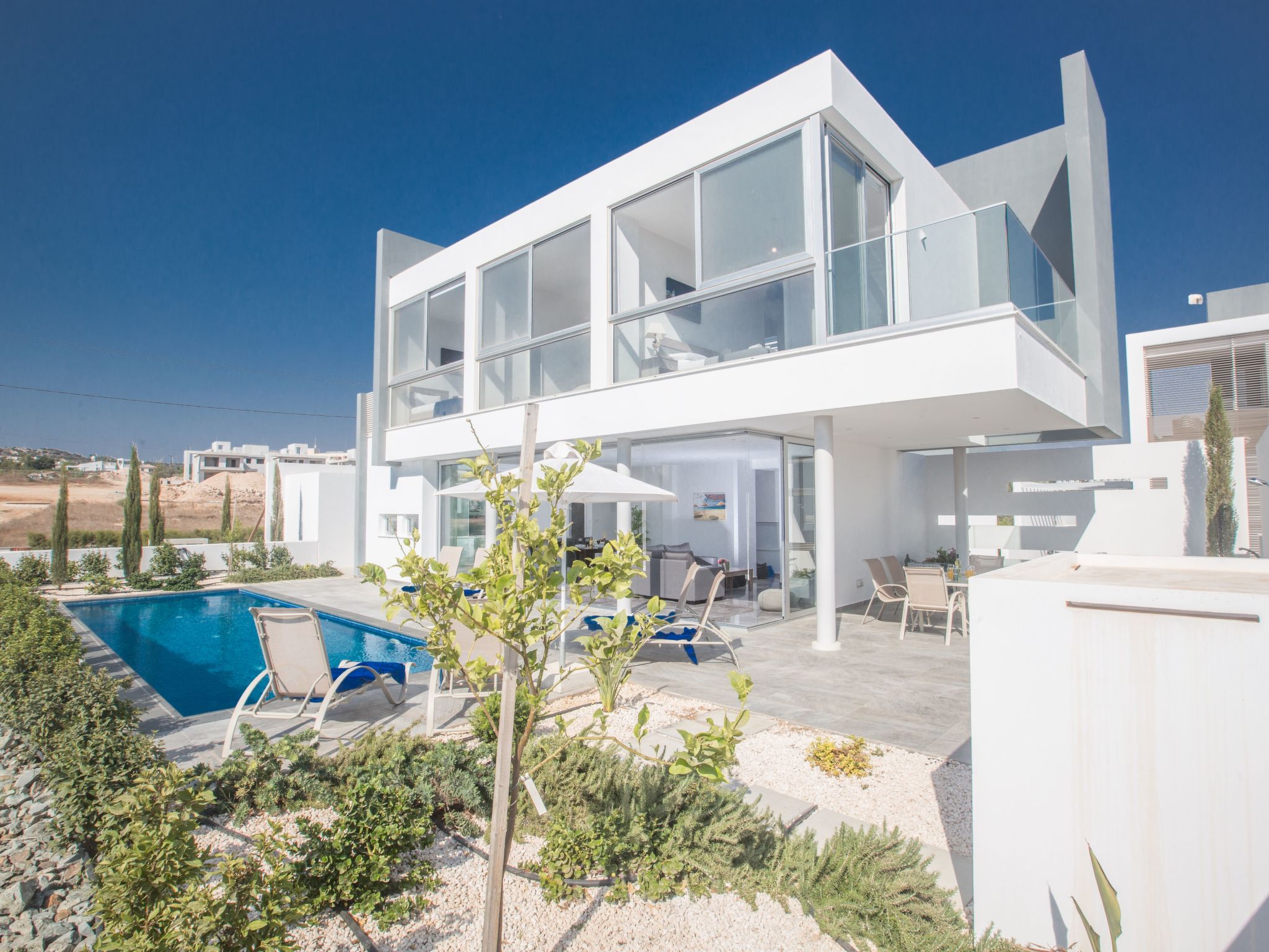 3-Schlafzimmer-Villa mit Pool in Protaras Zentrum-Image-tags.info