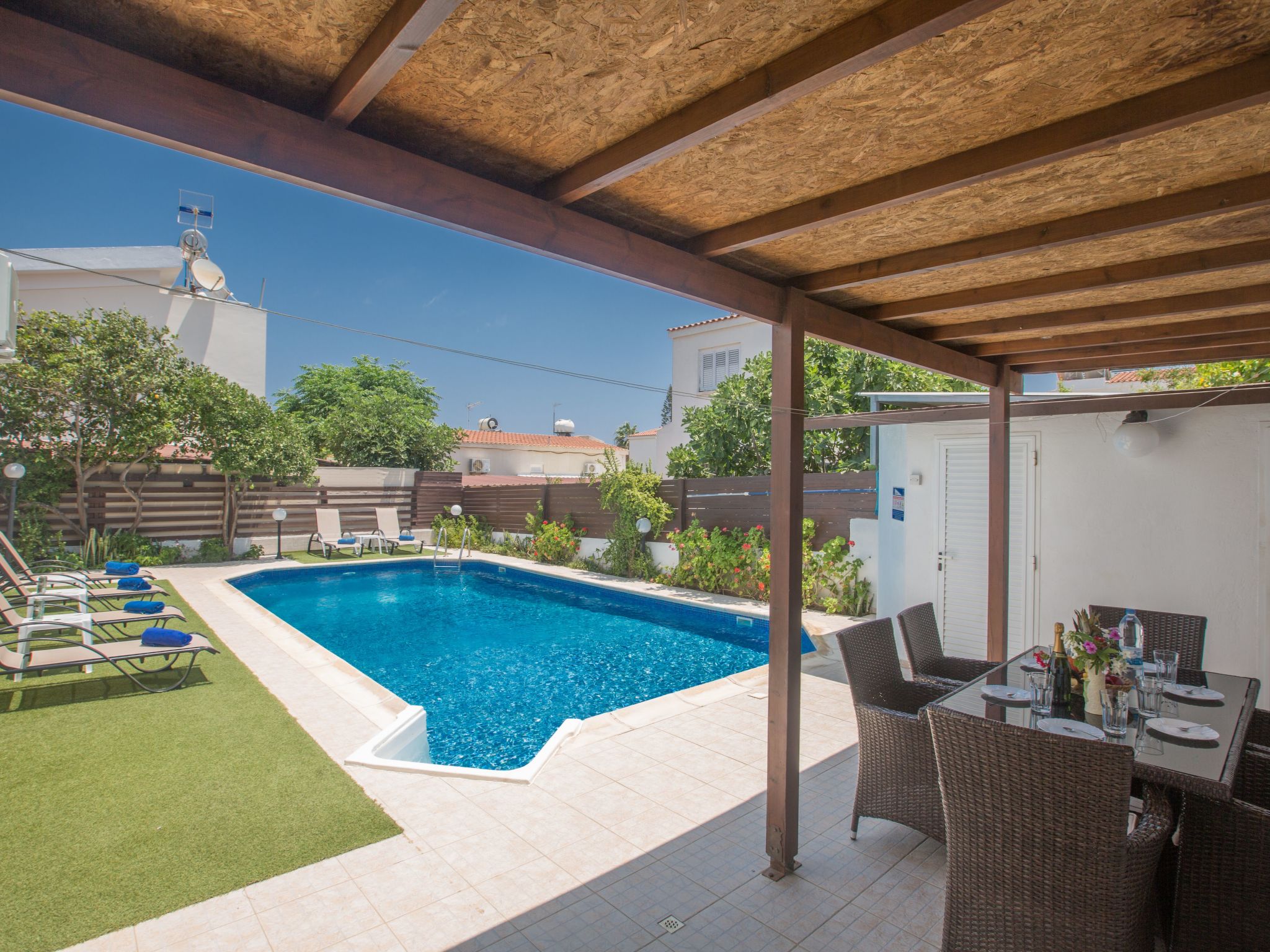 Geräumige Villa mit 3 Schlafzimmern und Pool in Protaras