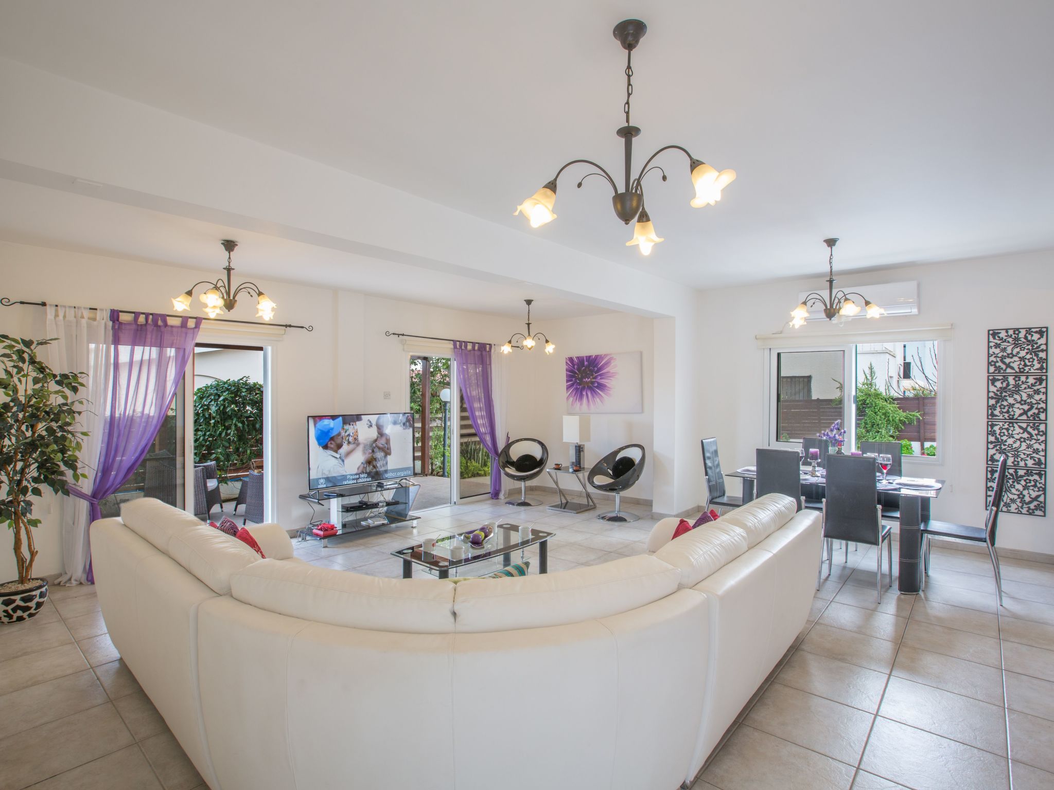 Geräumige Villa mit 3 Schlafzimmern und Pool in Protaras-Image-tags.info